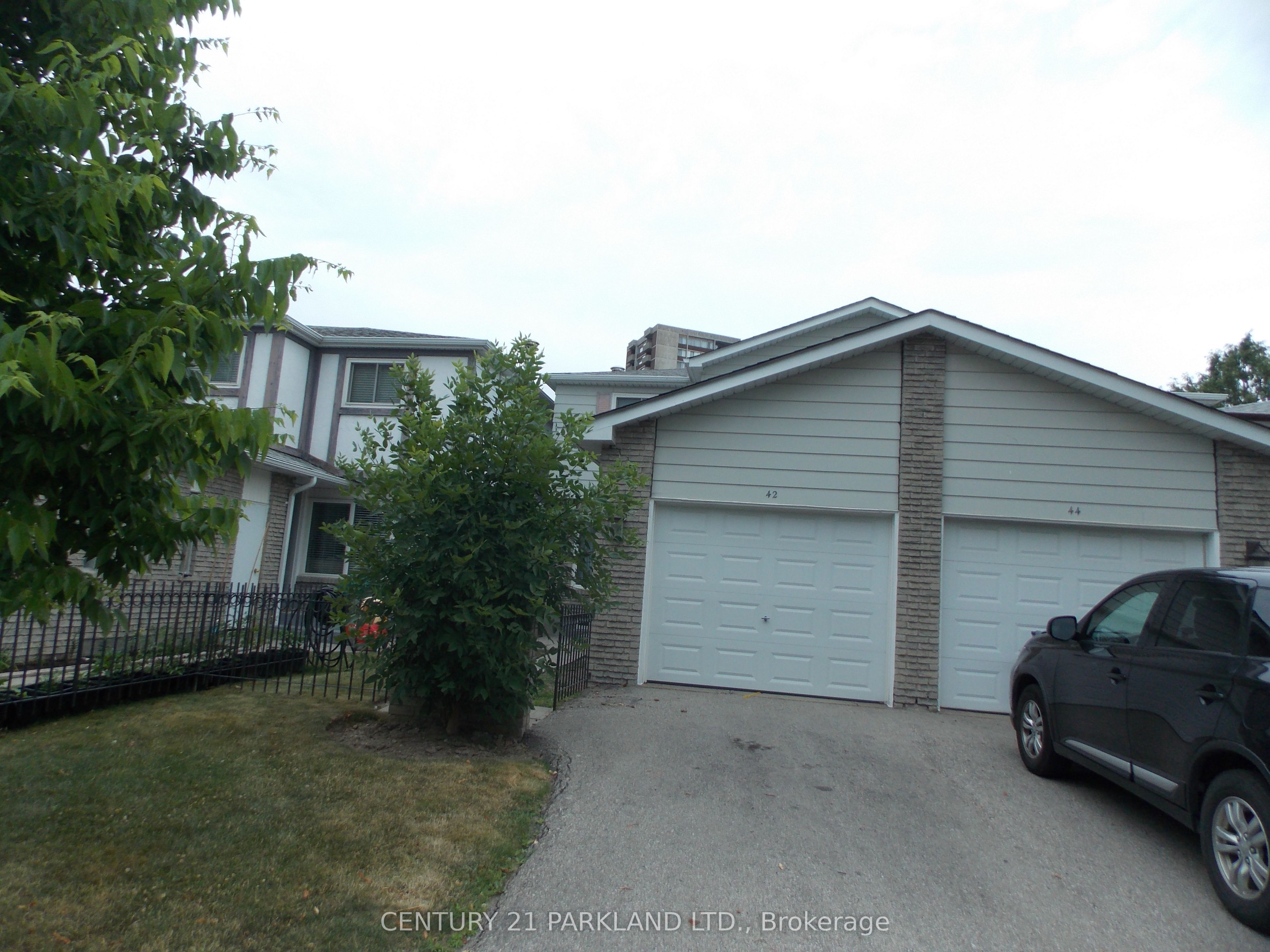 42 Antibes Drive Property Photo 28