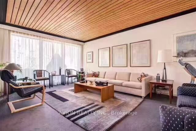 215 Dunview Avenue Property Photo 1