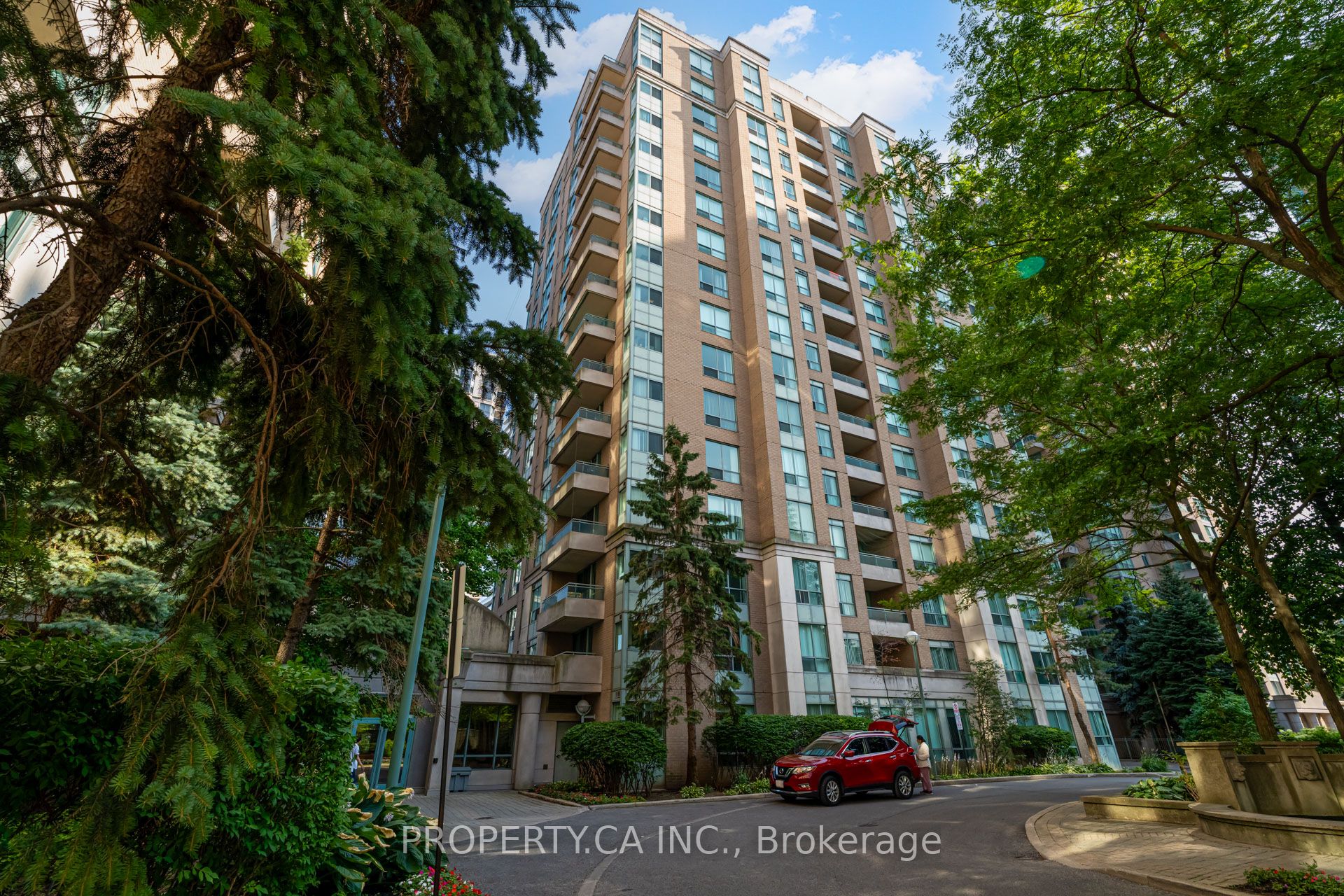 29 Pemberton Avenue 206 Property Photo 1