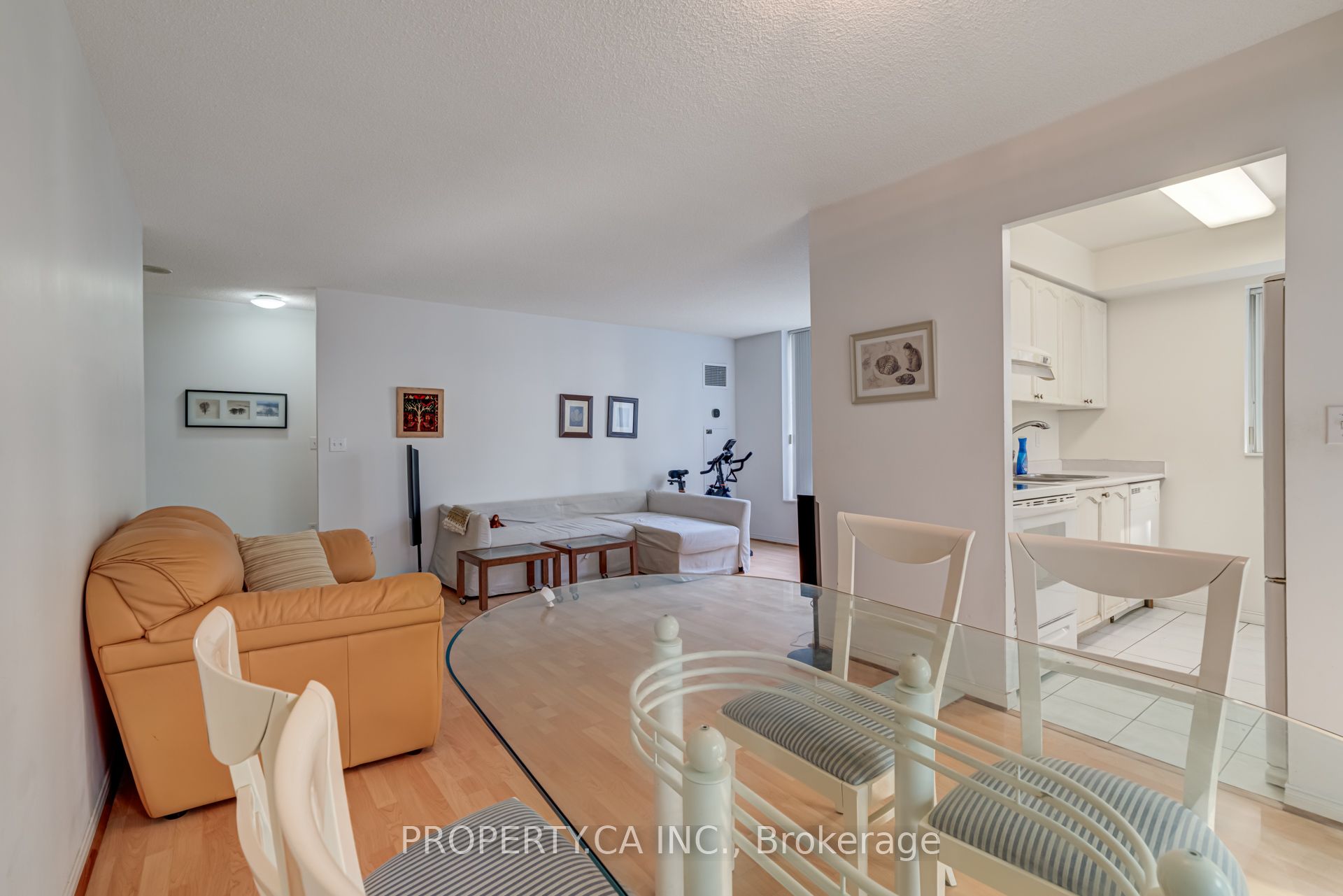 29 Pemberton Avenue 206 Property Photo 2