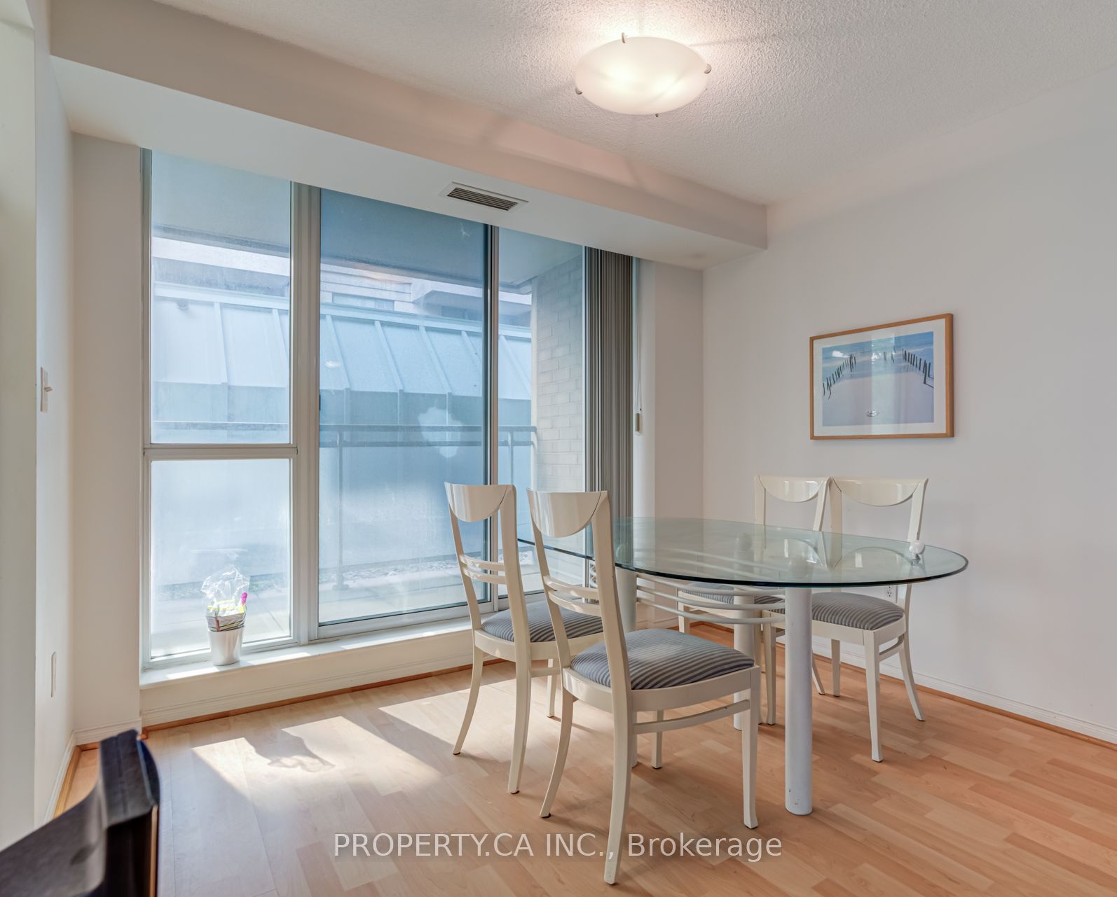 29 Pemberton Avenue 206 Property Photo 6