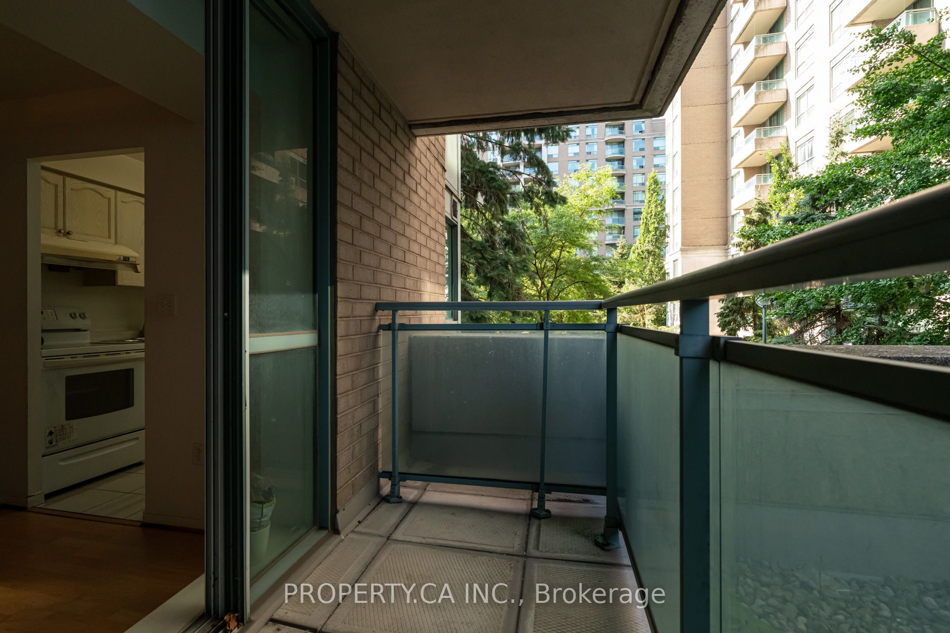 29 Pemberton Avenue 206 Property Photo 14