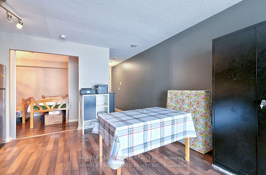 38 Joe Shuster Way 421 Property Photo 8