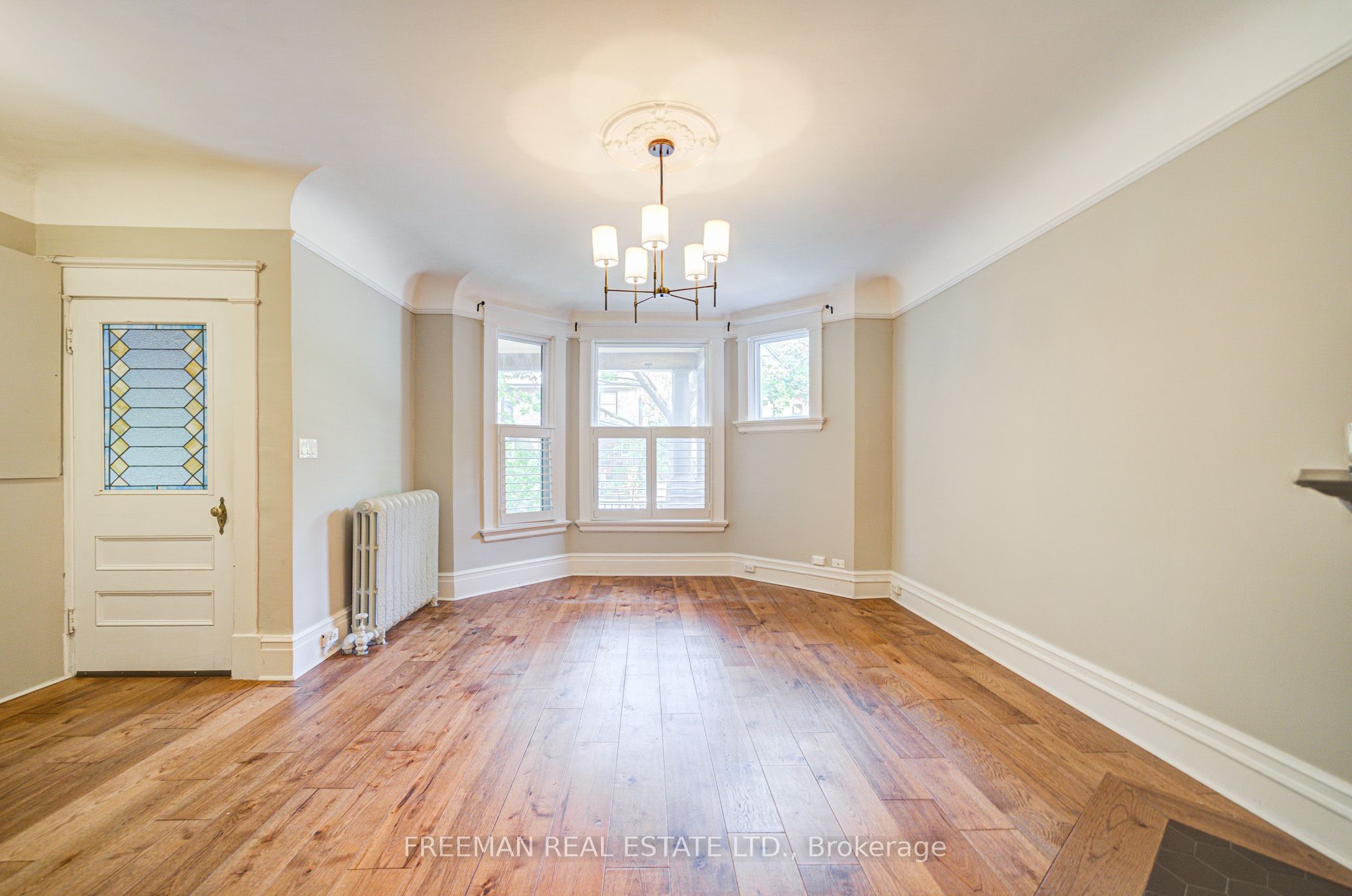 555 Markham Street Property Photo 3