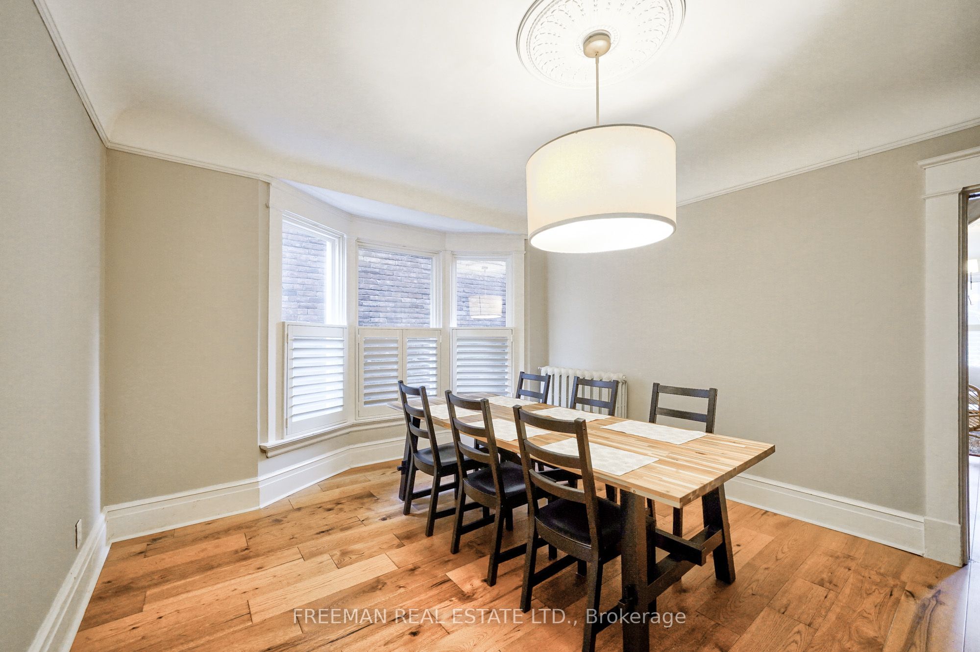 555 Markham Street Property Photo 5