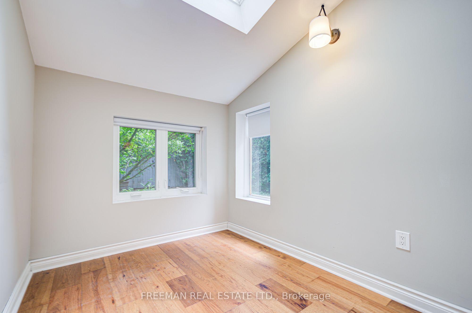 555 Markham Street Property Photo 11