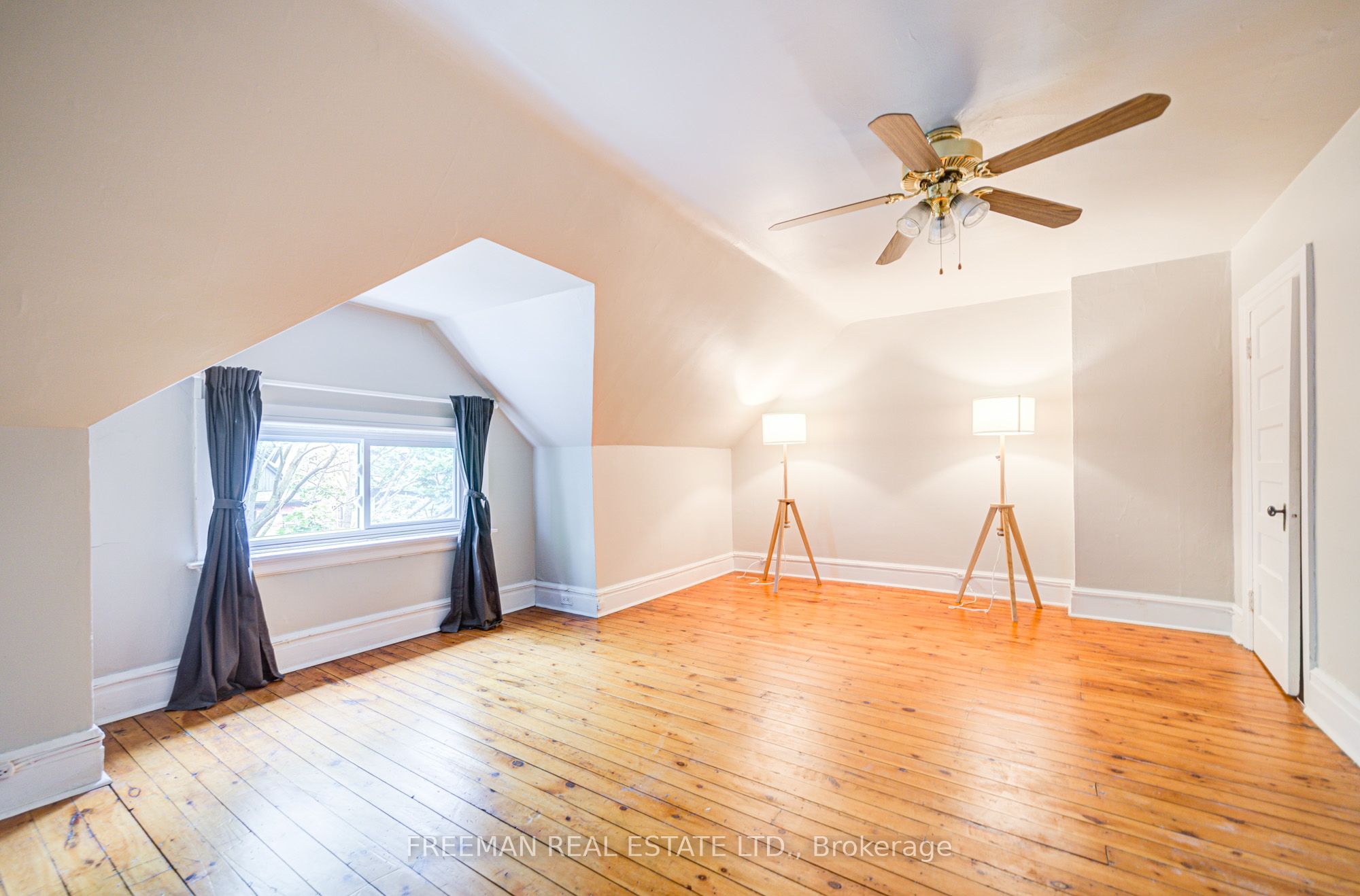 555 Markham Street Property Photo 21