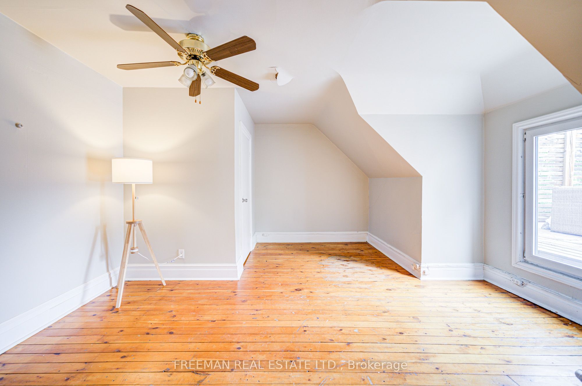 555 Markham Street Property Photo 23