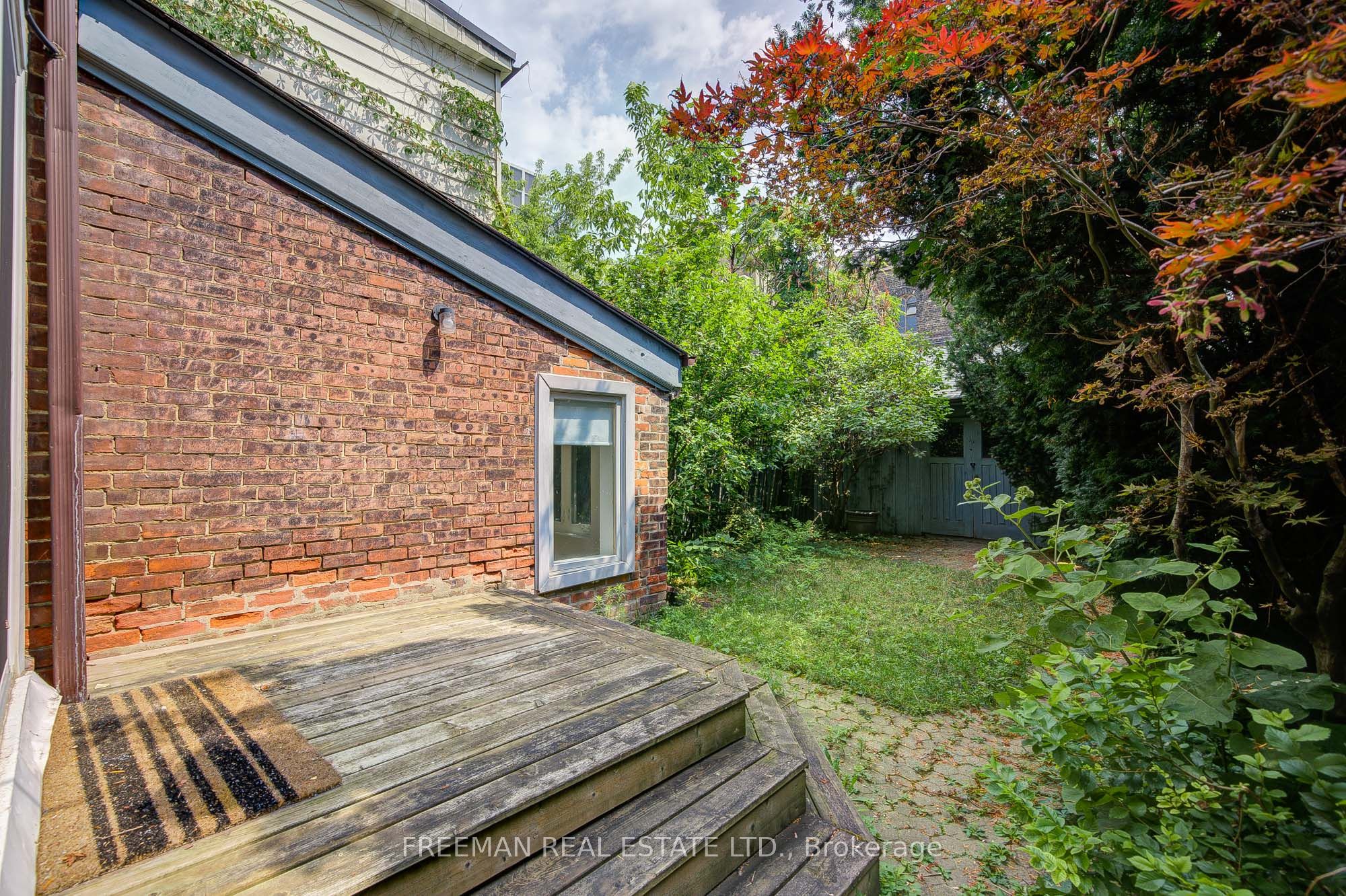 555 Markham Street Property Photo 28