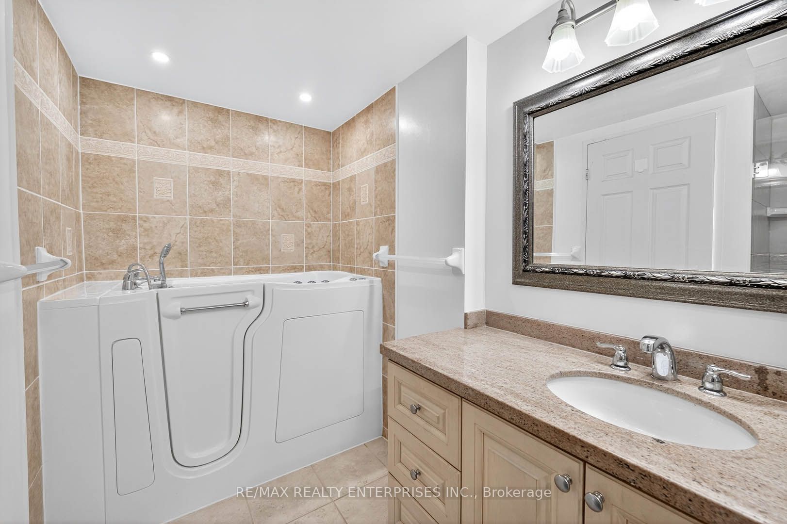1 Concorde Place 2103 Property Photo 33