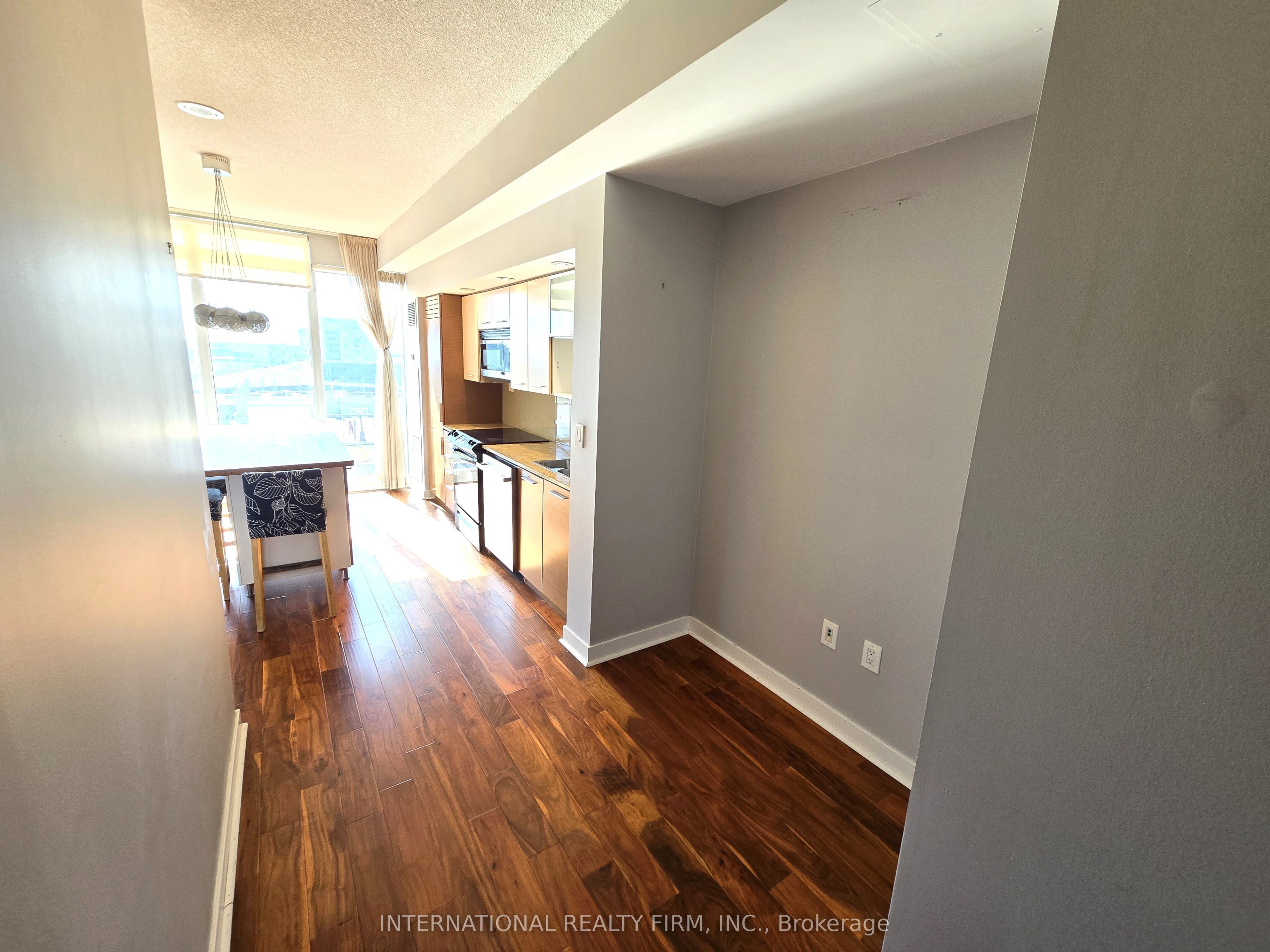 8 Telegram Mews 703 Property Photo 8
