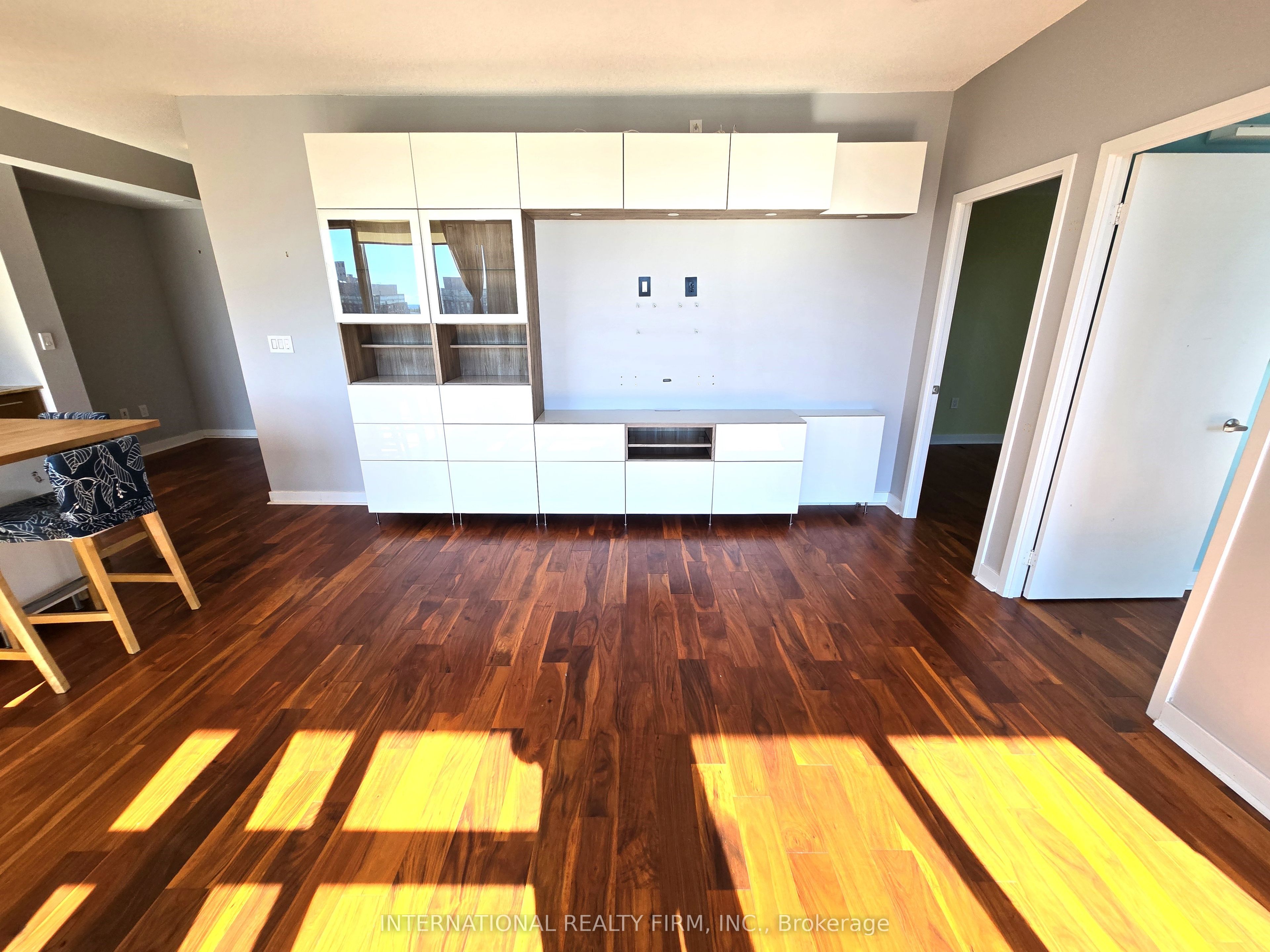 8 Telegram Mews 703 Property Photo 13