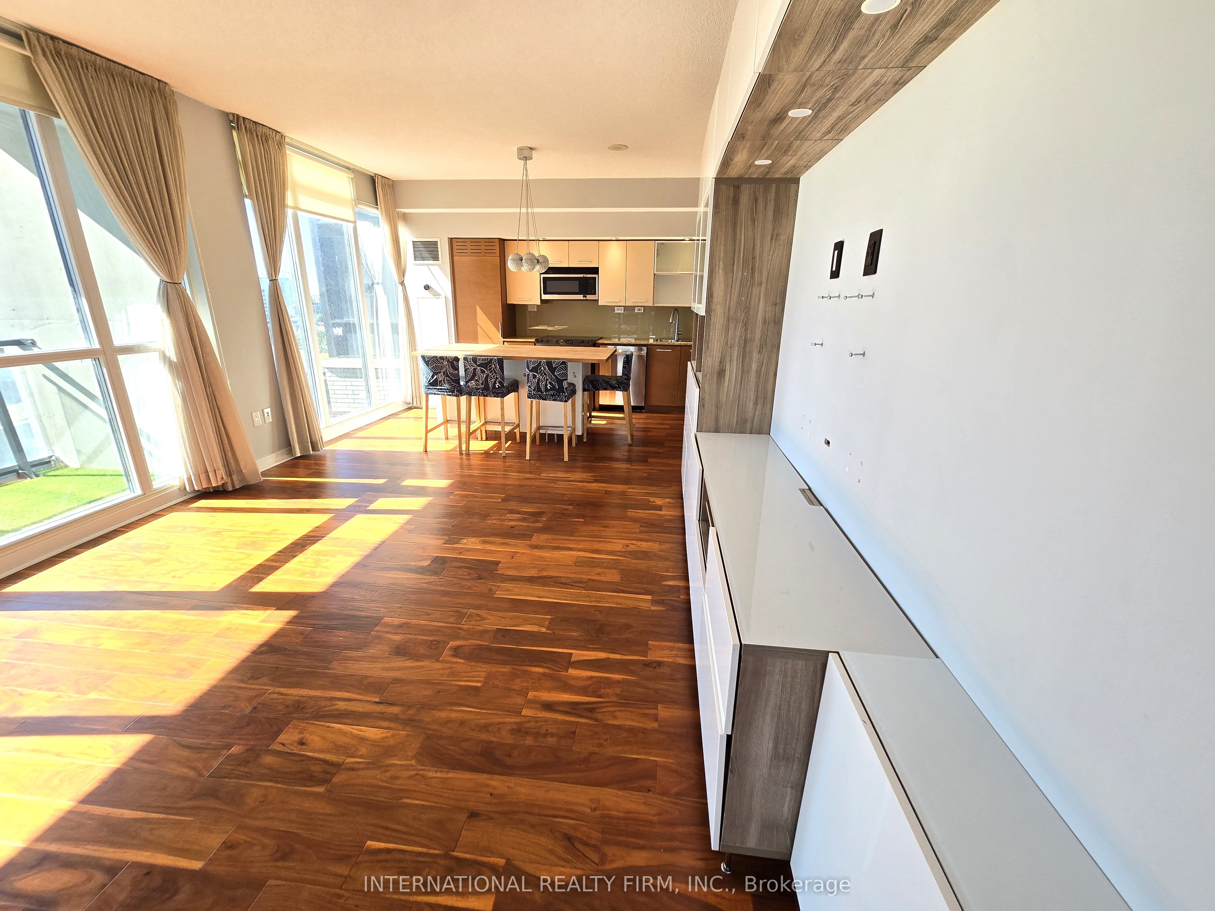 8 Telegram Mews 703 Property Photo 15