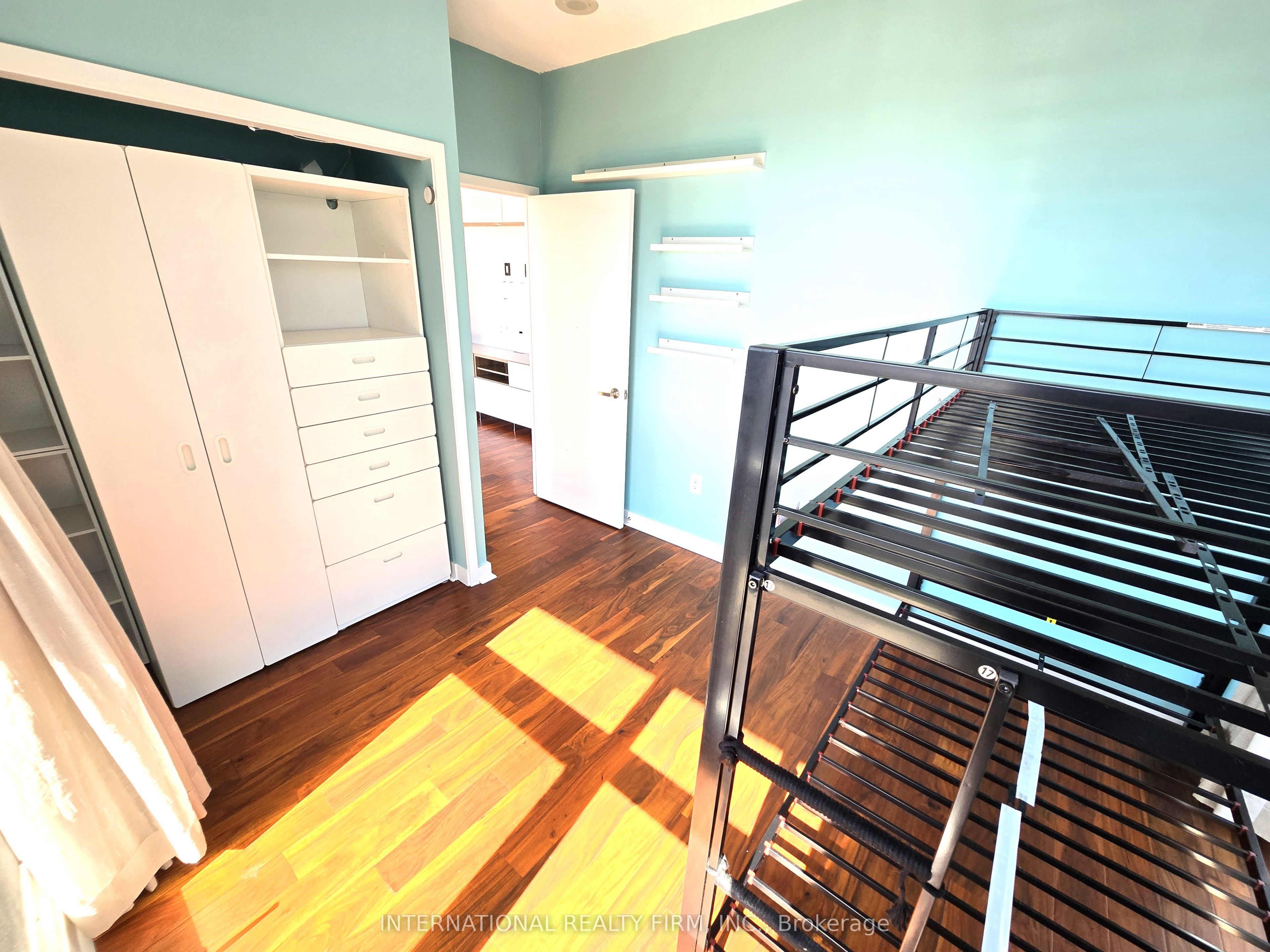 8 Telegram Mews 703 Property Photo 22