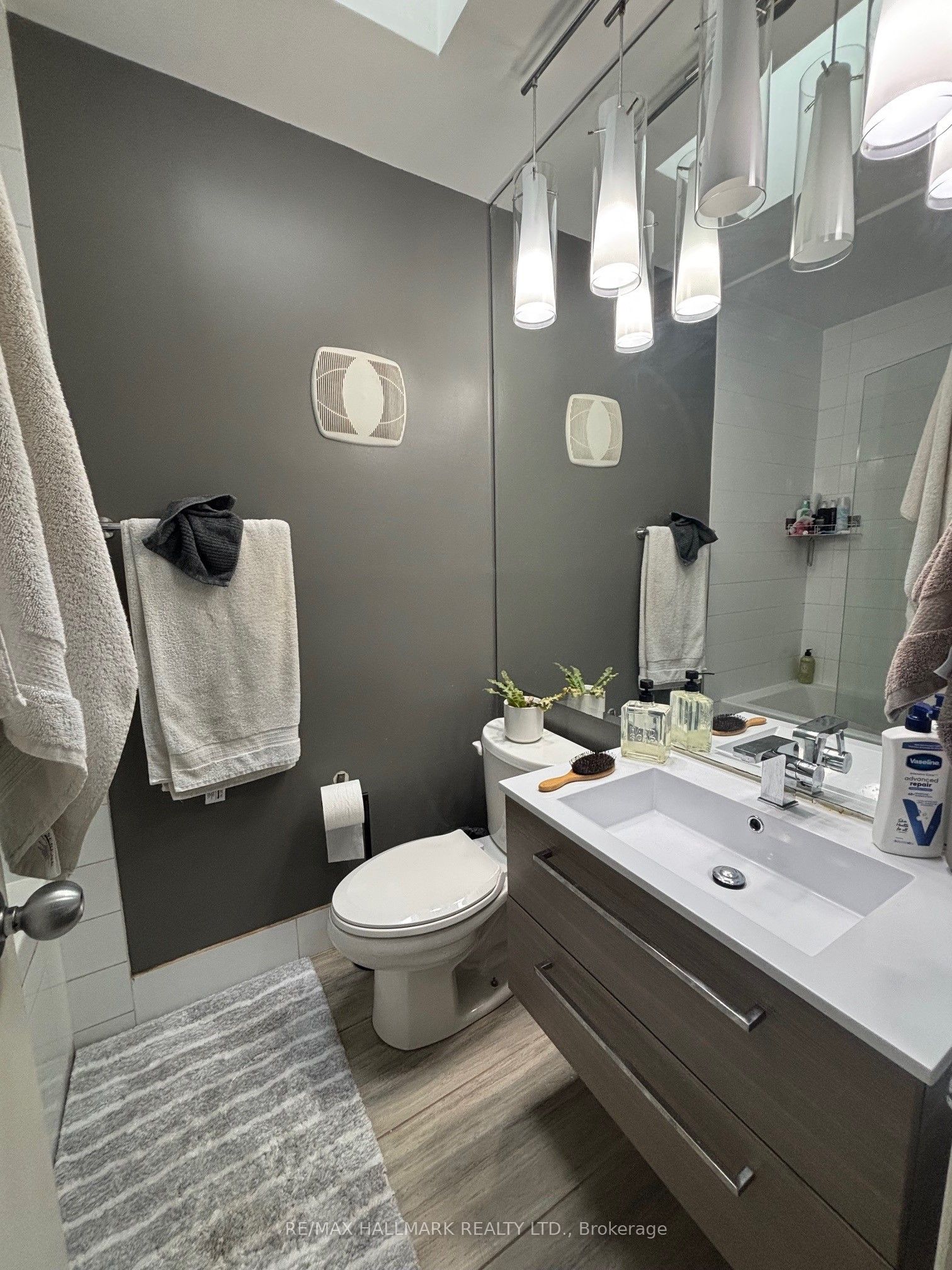 97 Oriole Parkway Property Photo 20