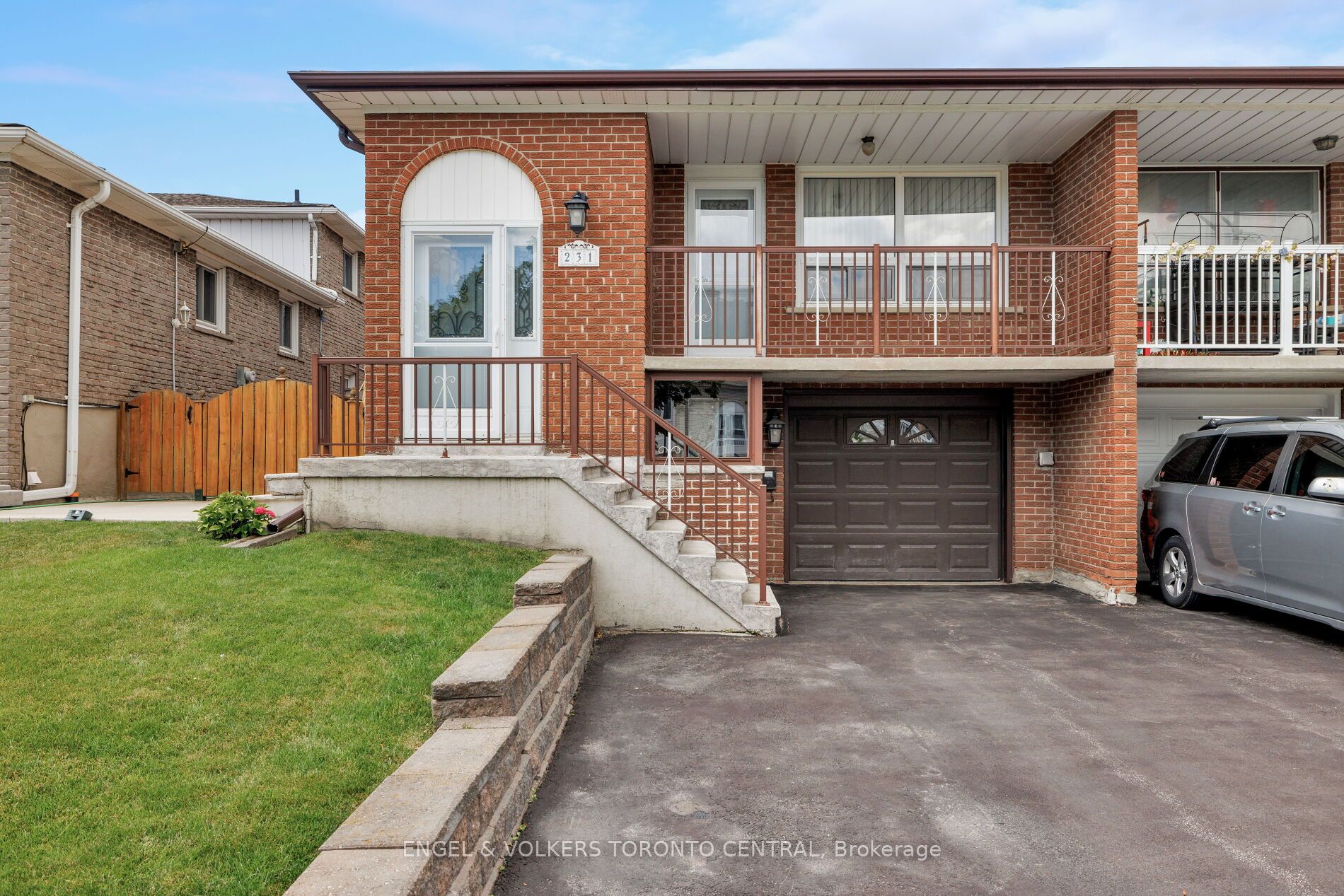 231 Shawnee Circle Property Photo 2