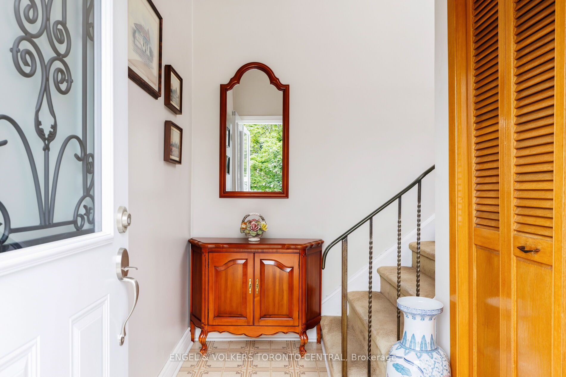 231 Shawnee Circle Property Photo 3