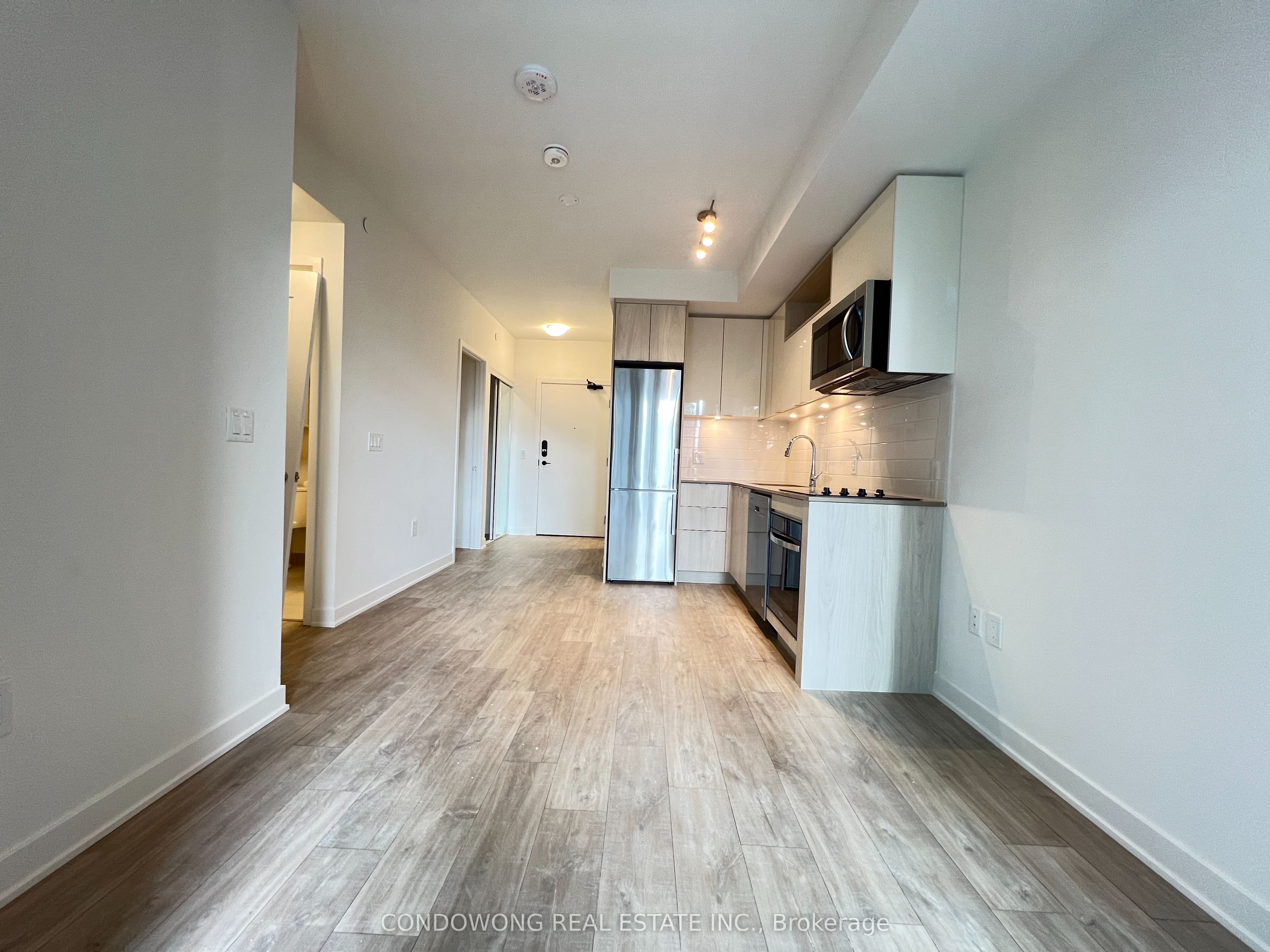 135 Lower Sherbourne Street 739 Property Photo 4