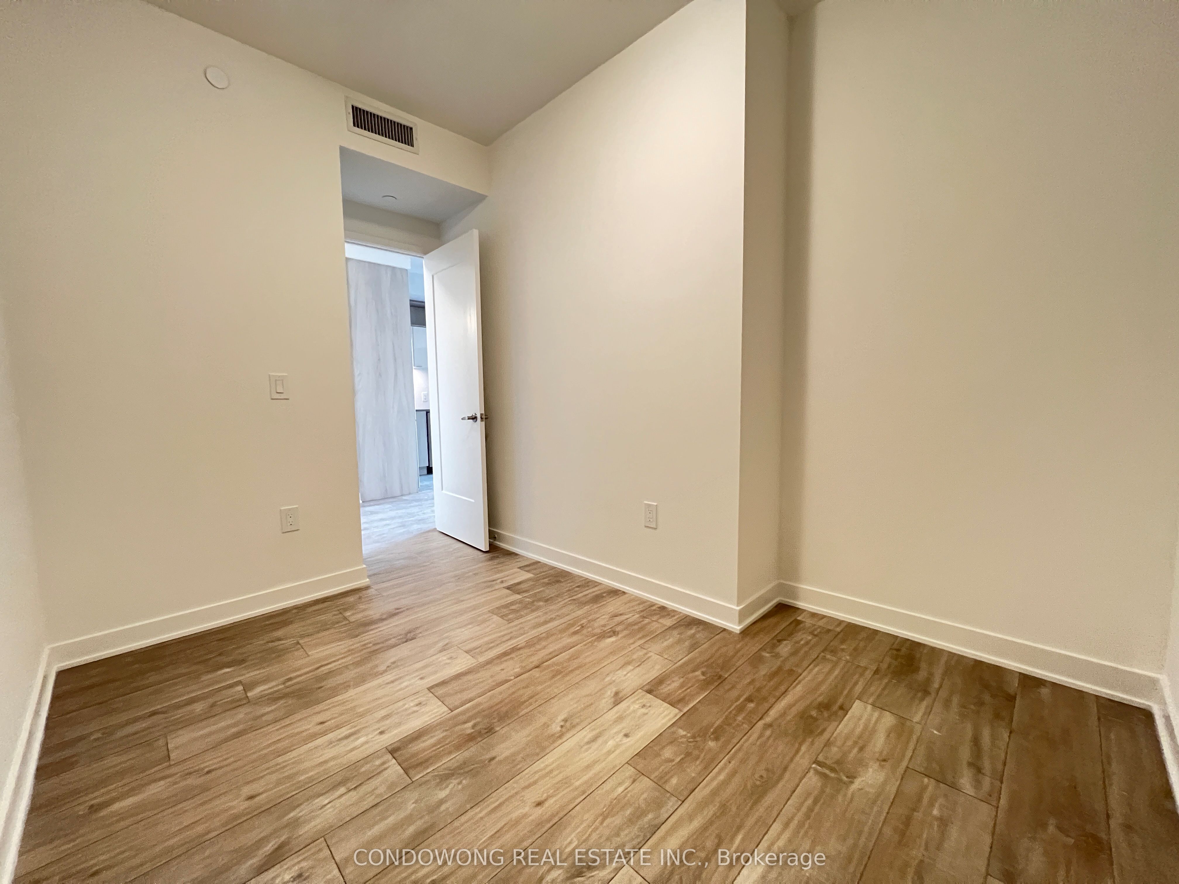 135 Lower Sherbourne Street 739 Property Photo 7