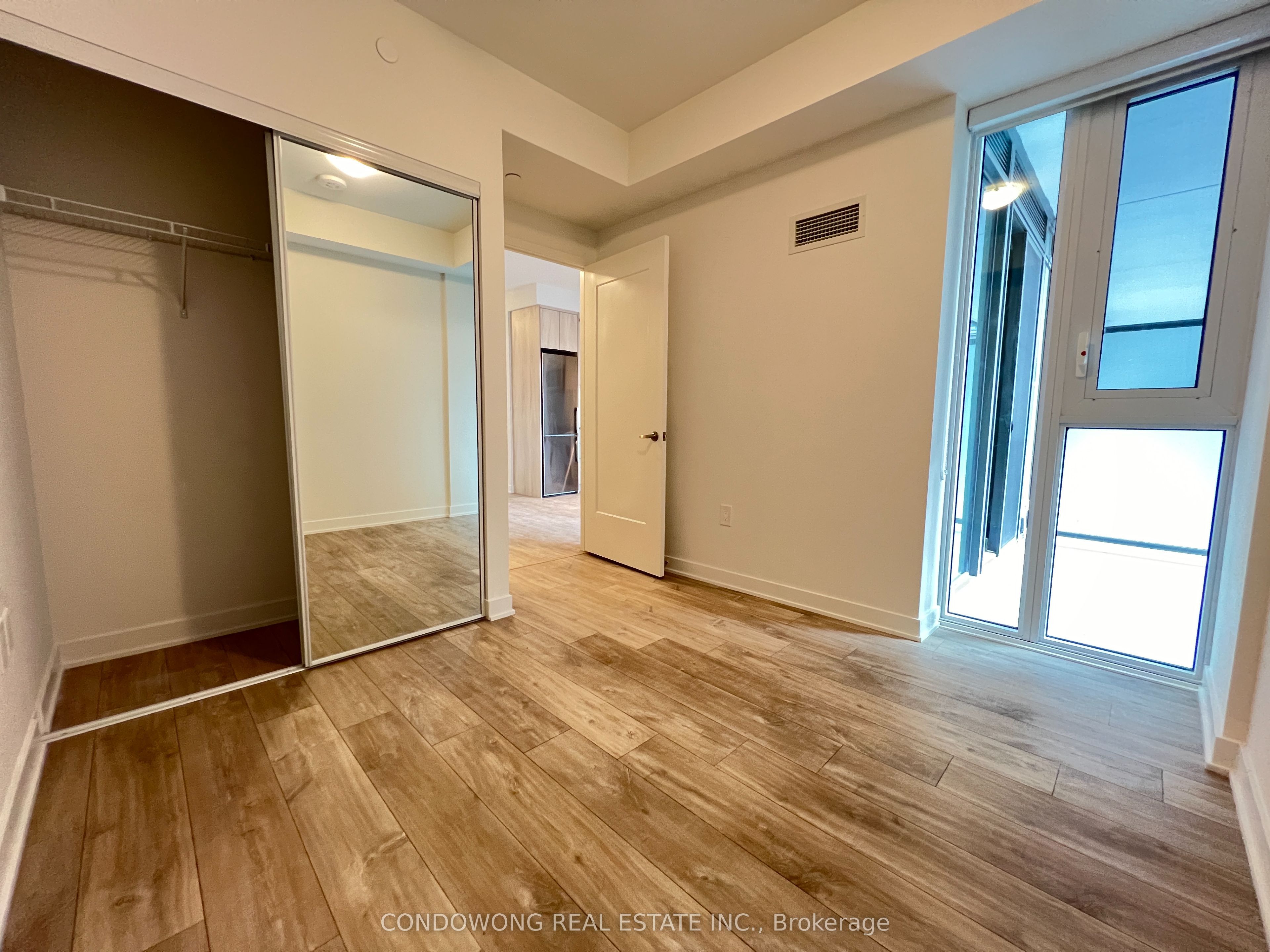 135 Lower Sherbourne Street 739 Property Photo 12