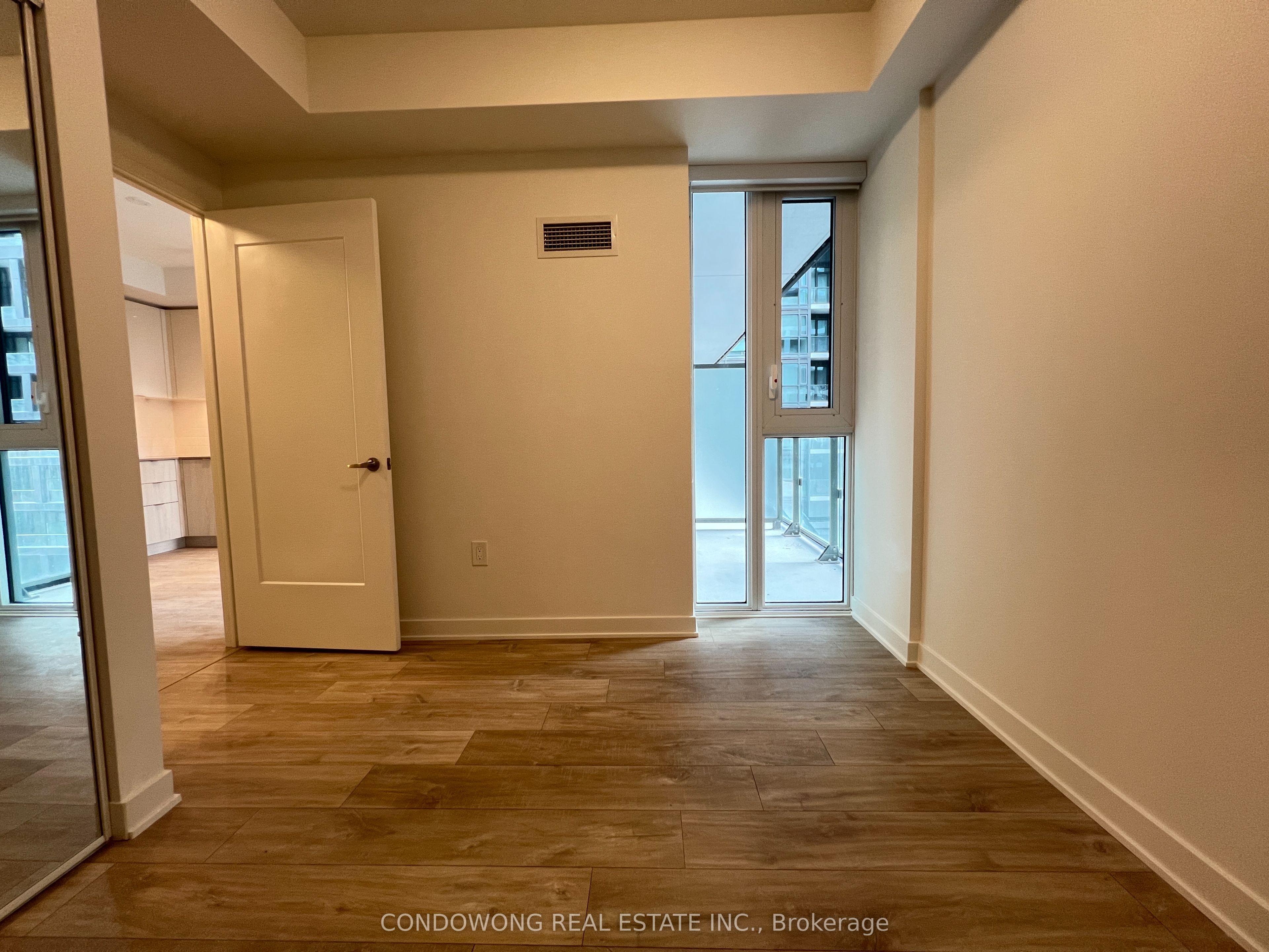135 Lower Sherbourne Street 739 Property Photo 13