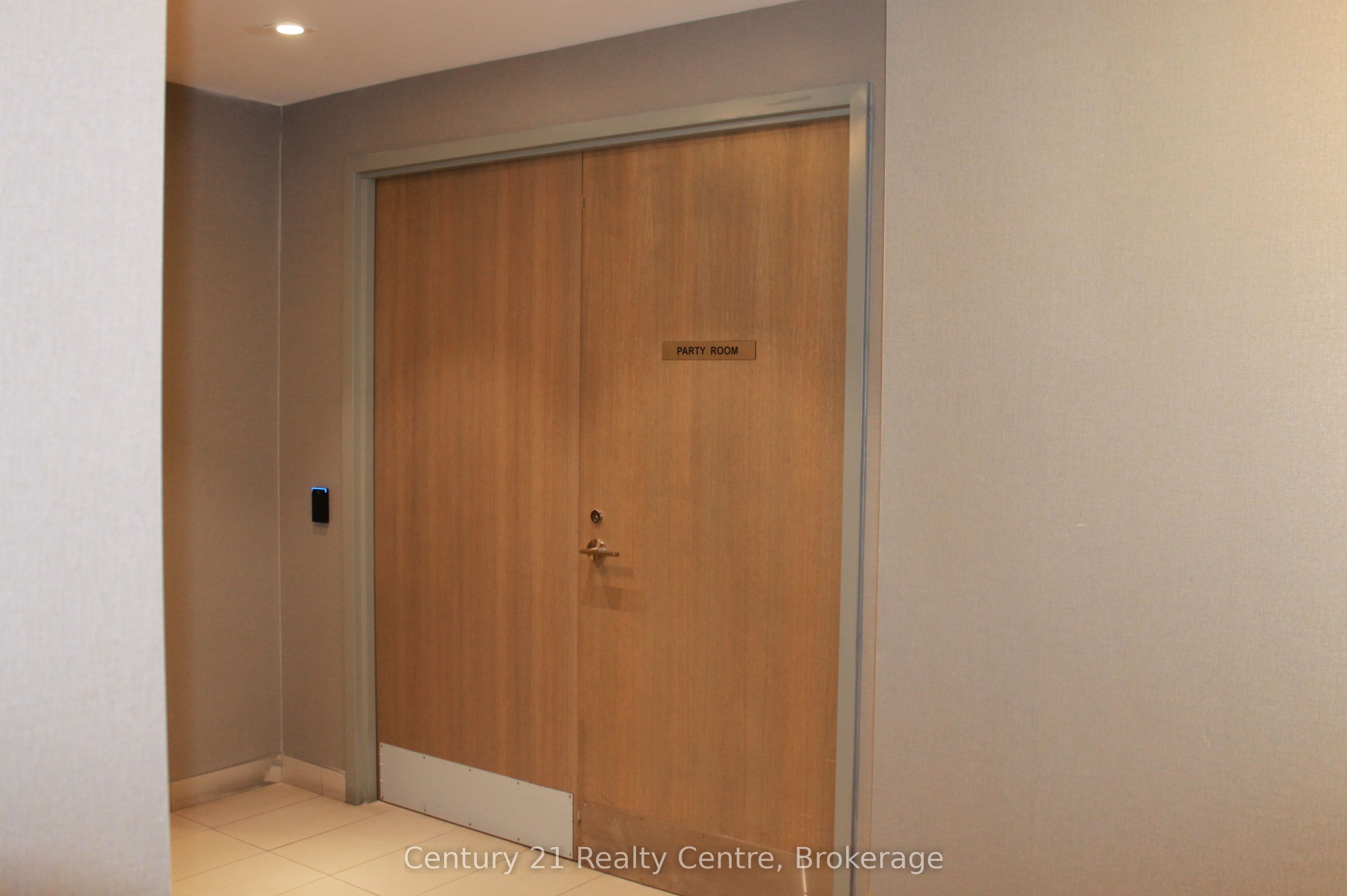 1603 Eglinton Avenue W 1402 Property Photo 16