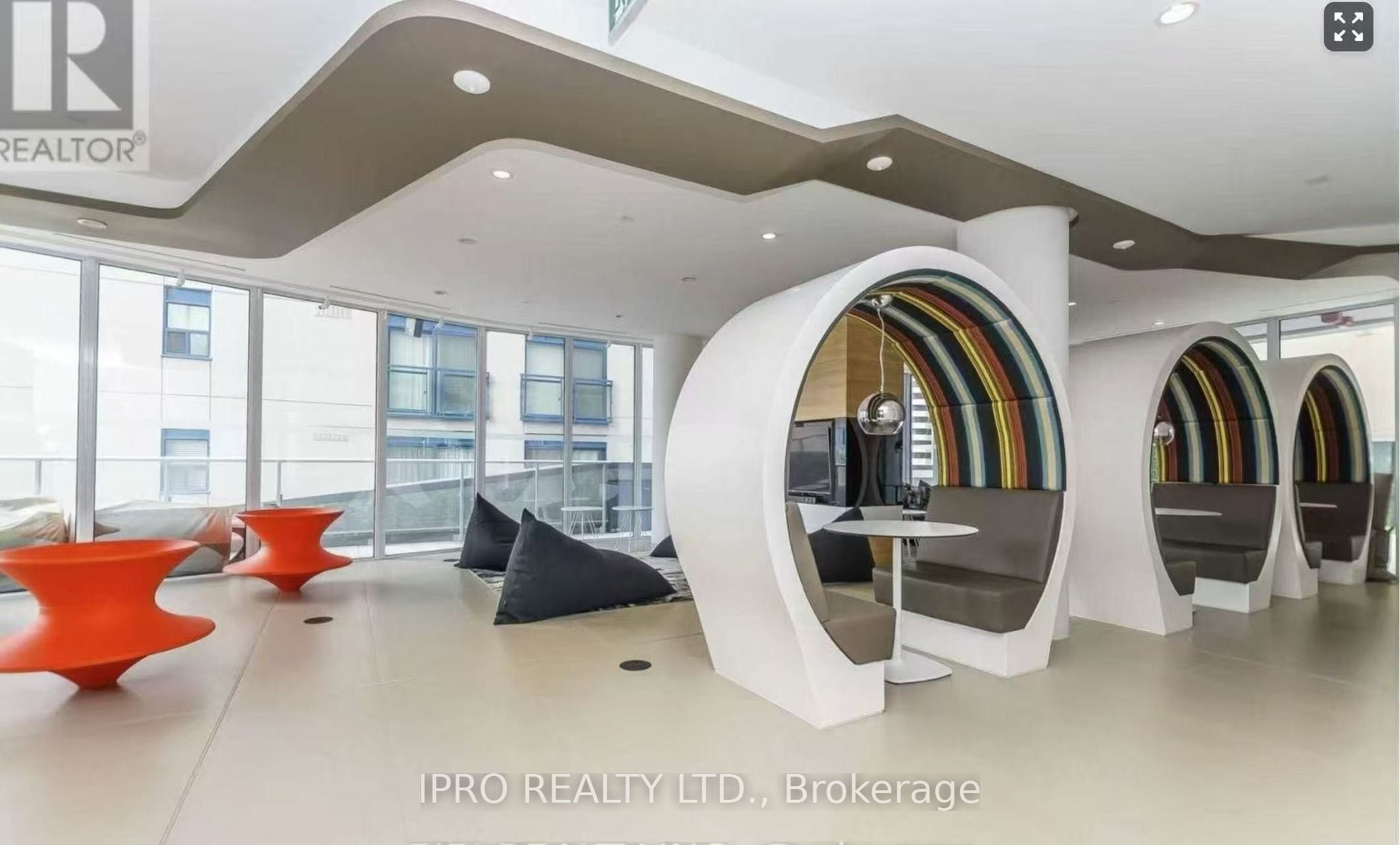 68 Shuter Property Photo 1