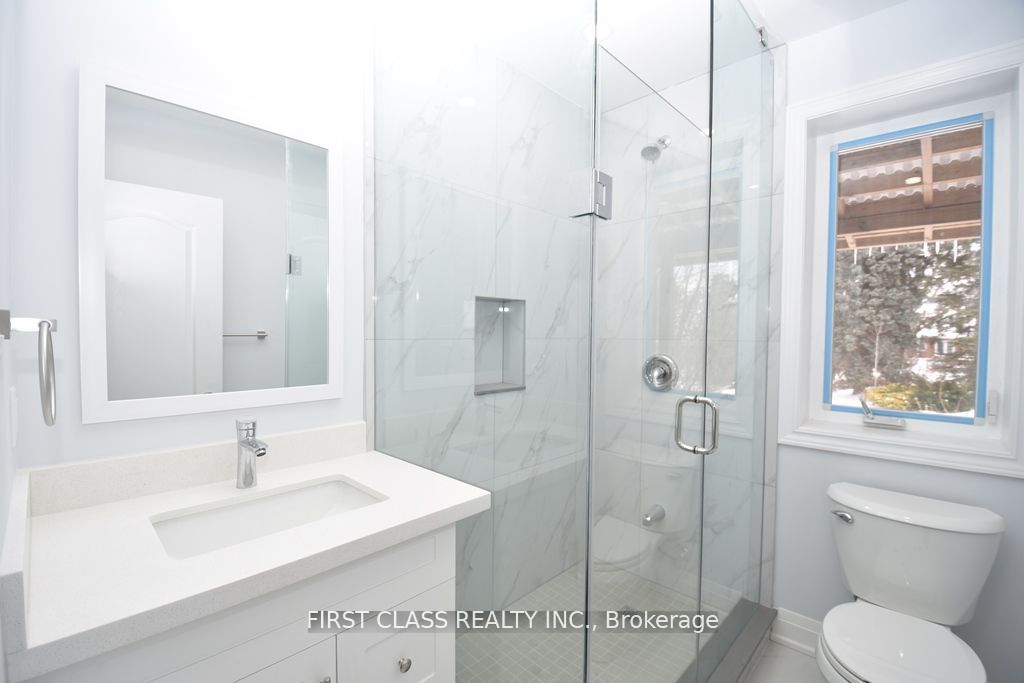 319 Senlac Road Front Property Photo 6