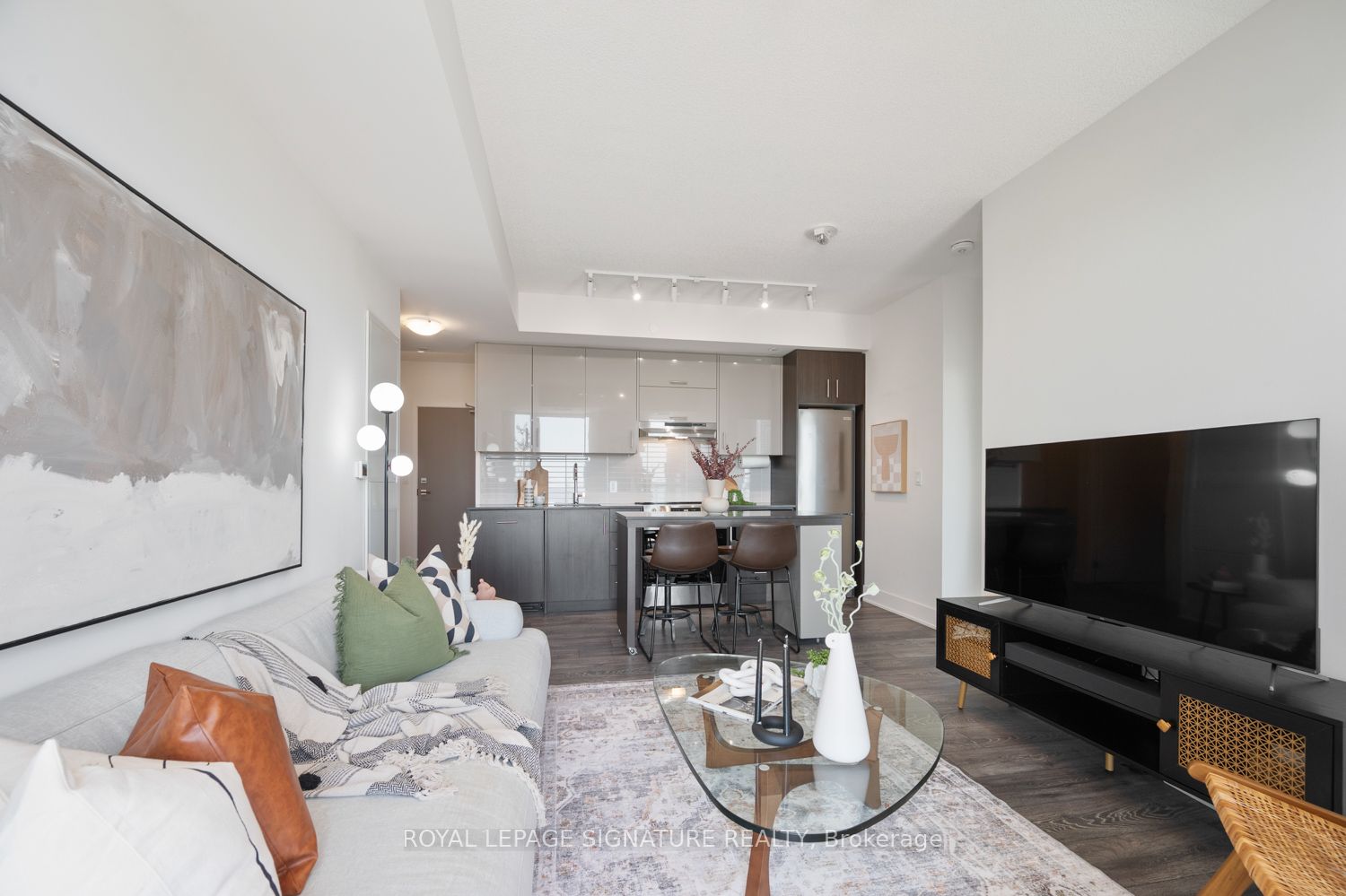 188 Fairview Mall Drive E 1611 Property Photo 6