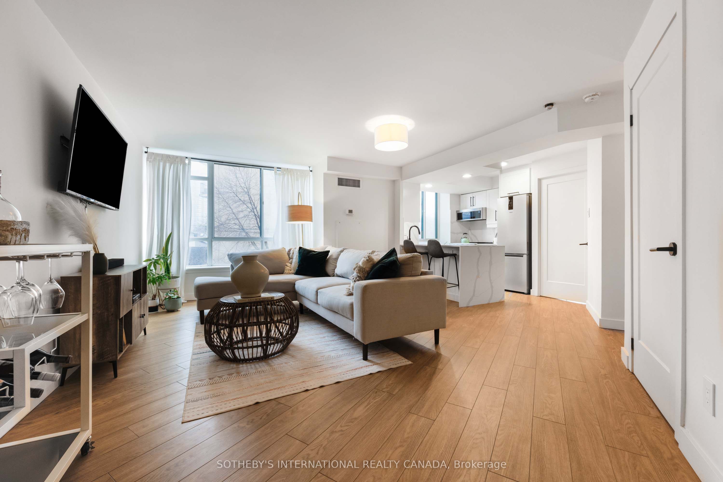 801 King Street W 213 Property Photo 1