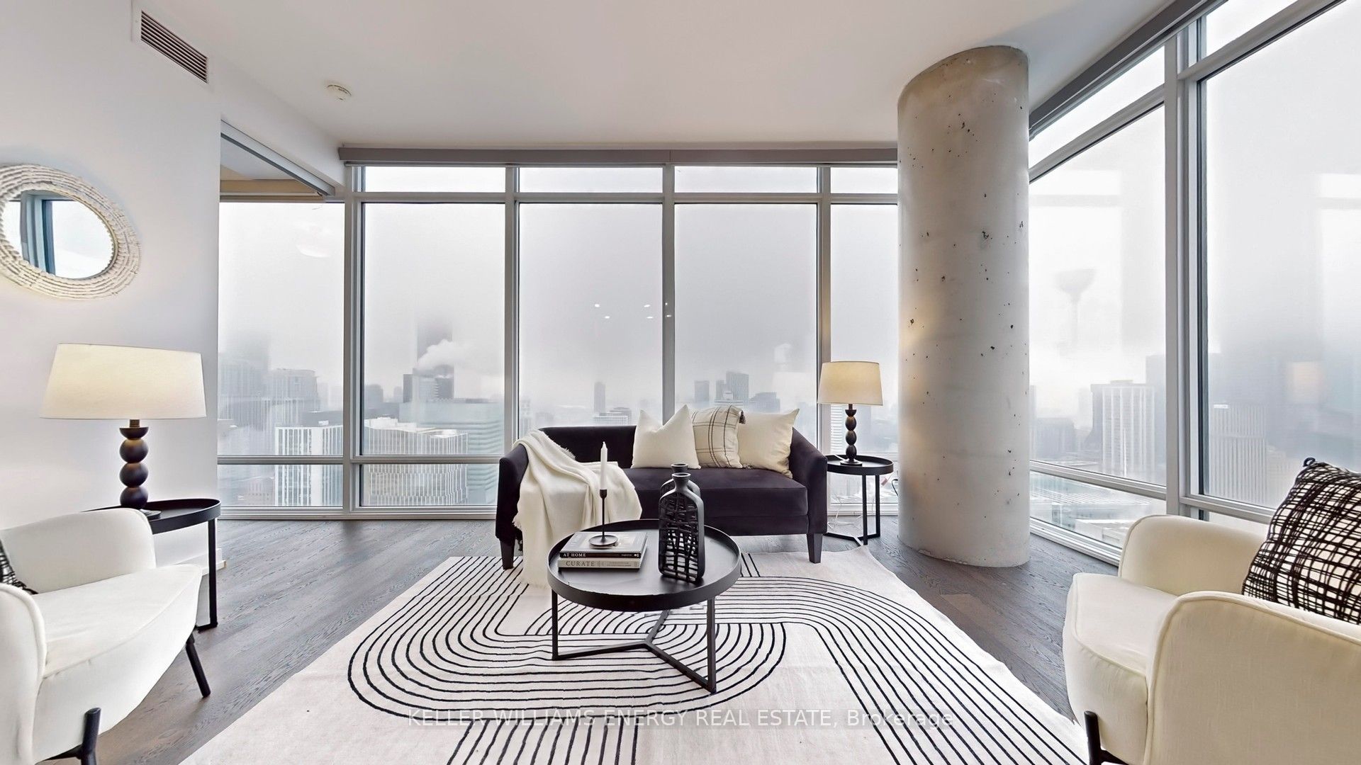 488 University Avenue 3307 Property Photo 1