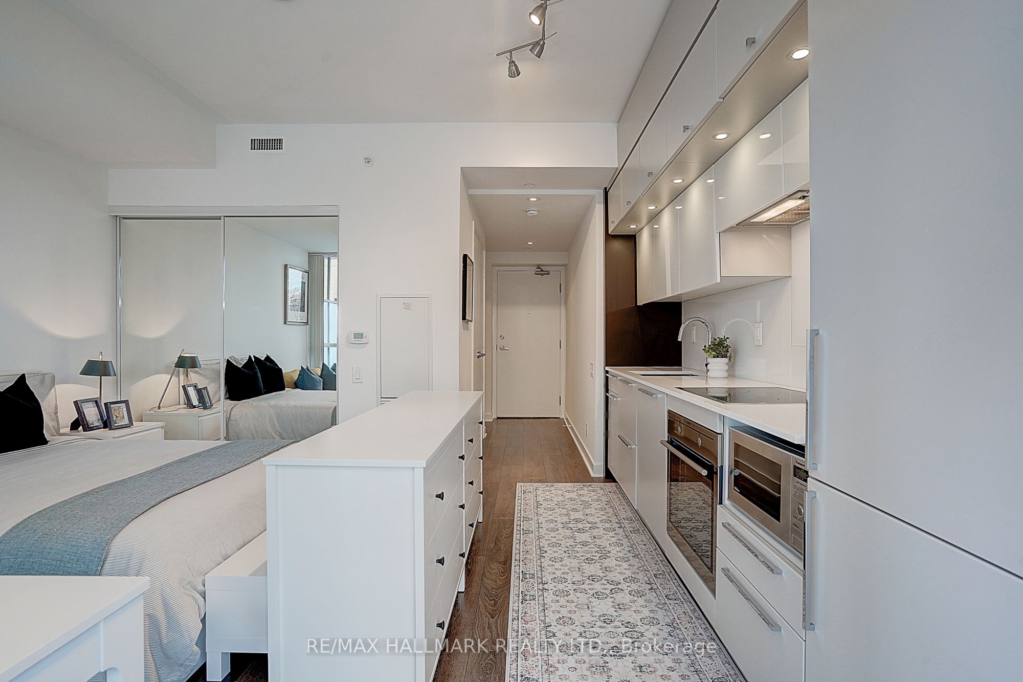 15 Grenville Street 1406 Property Photo 18