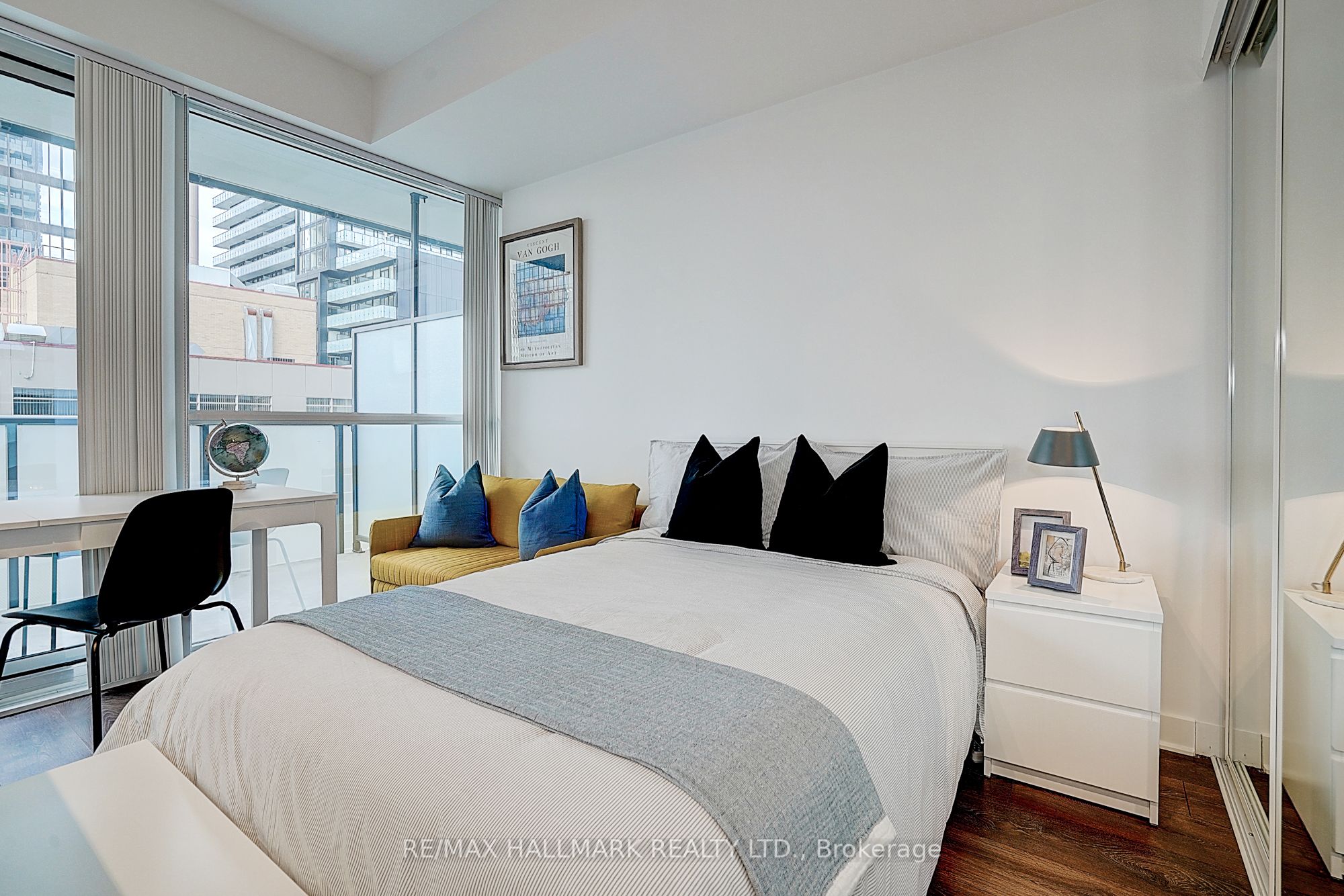15 Grenville Street 1406 Property Photo 23