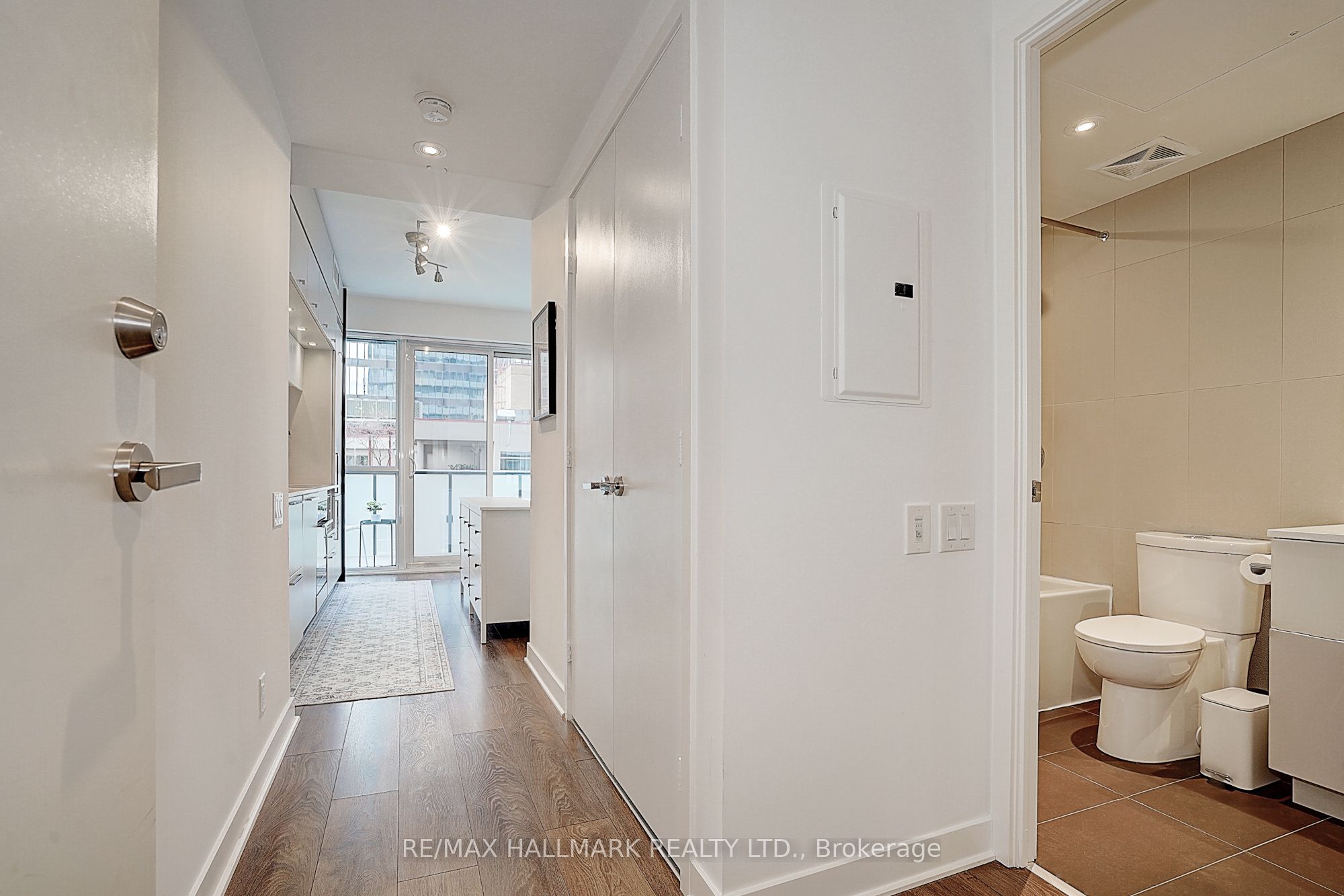 15 Grenville Street 1406 Property Photo 44