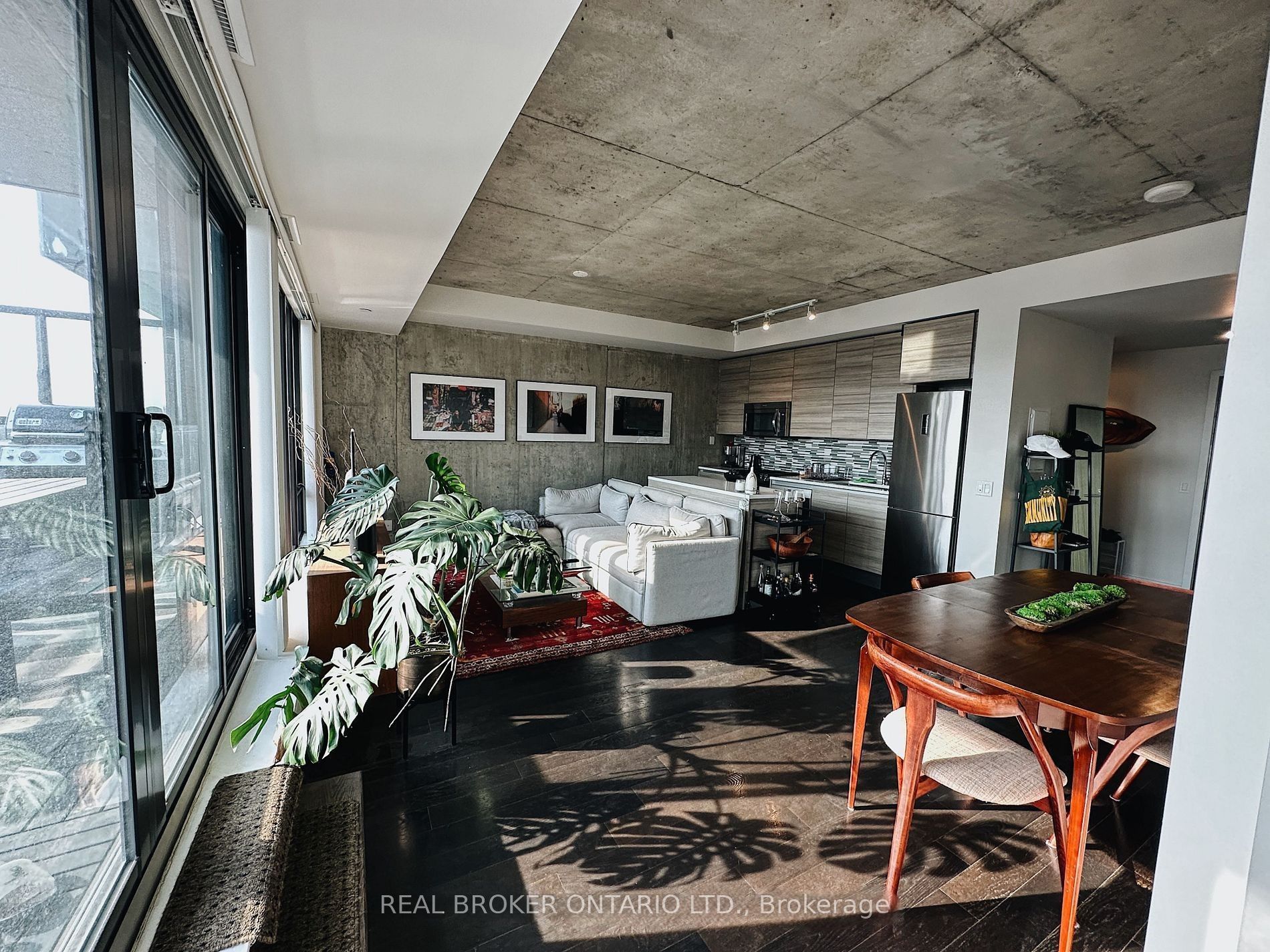 111 Bathurst Street 605 Property Photo 14