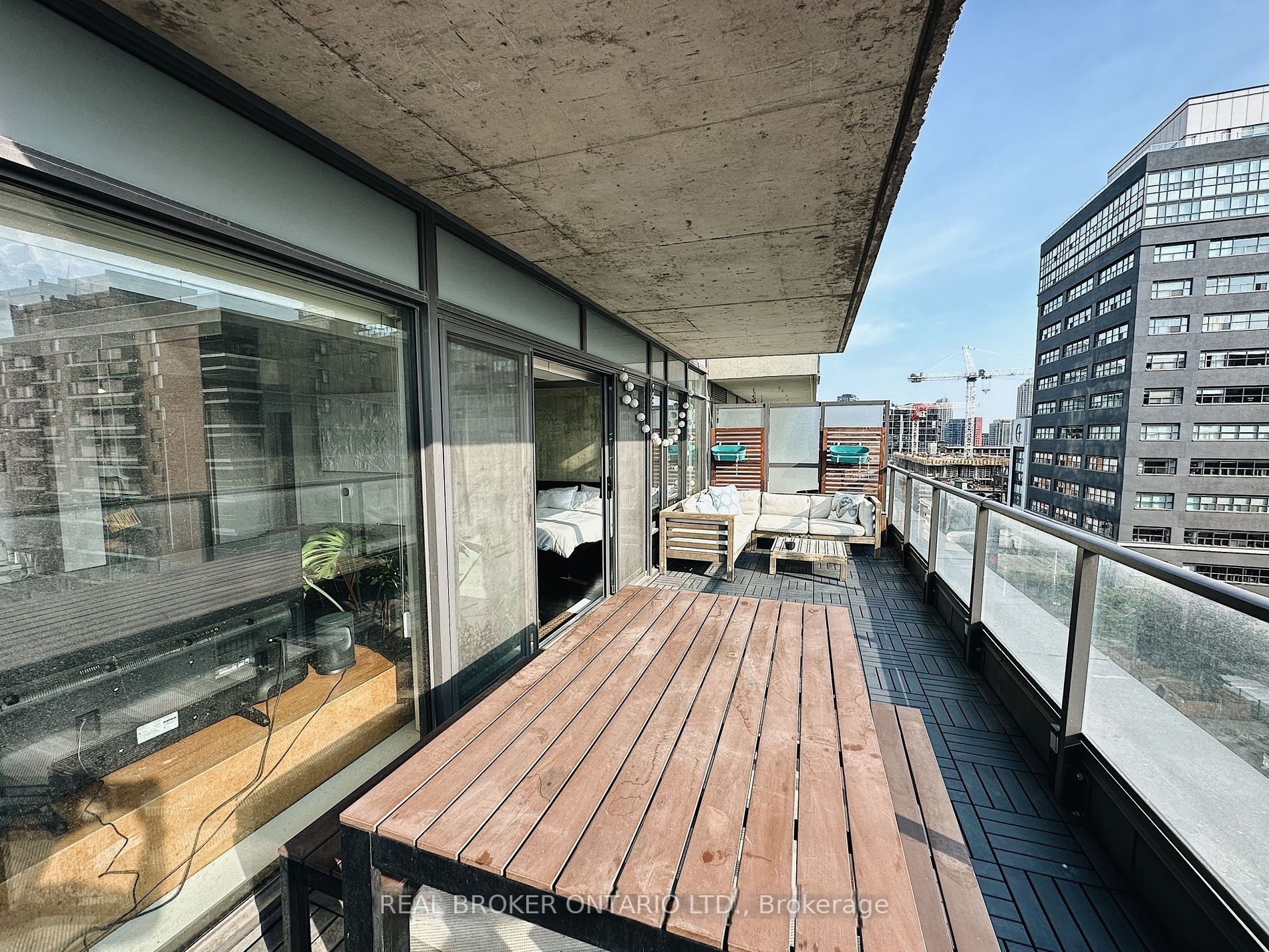 111 Bathurst Street 605 Property Photo 18