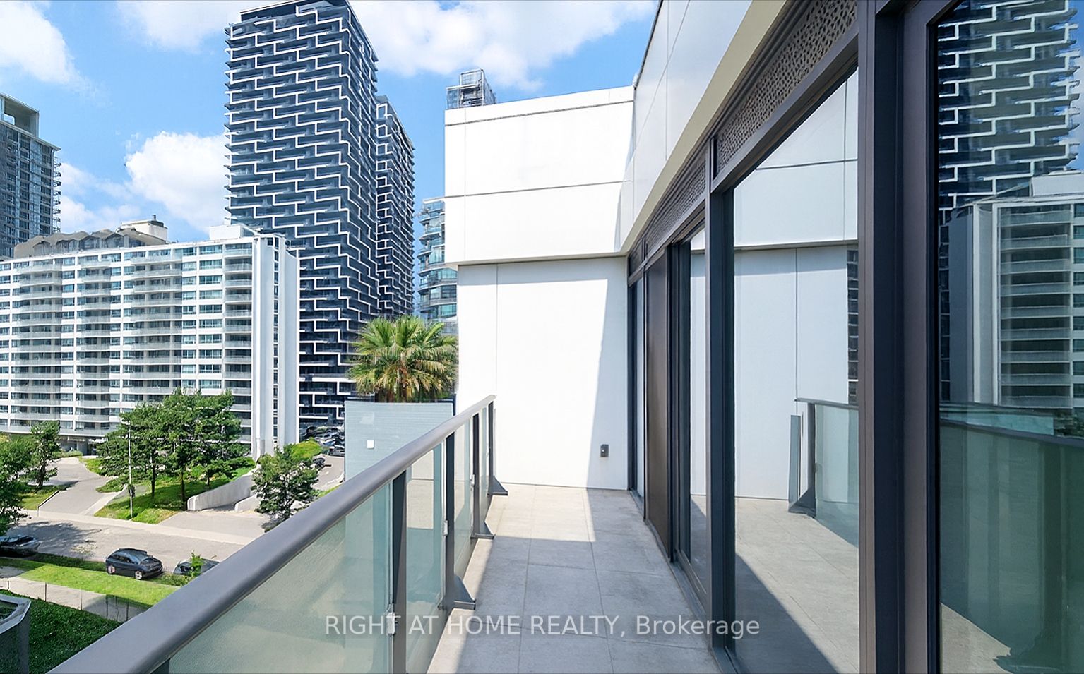 161 Roehampton Avenue 724 Property Photo 1