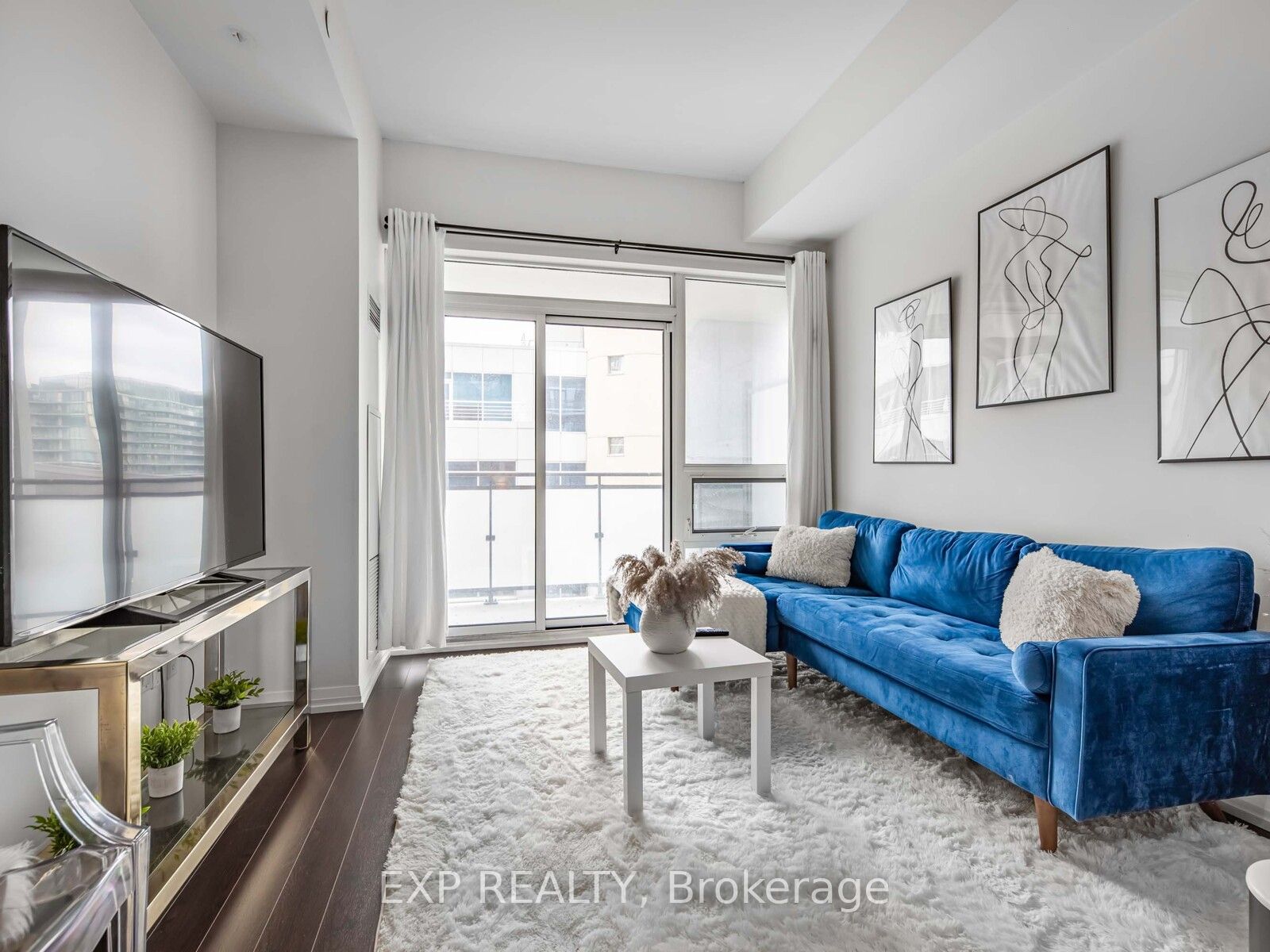 460 Adelaide Street E 833 Property Photo 7