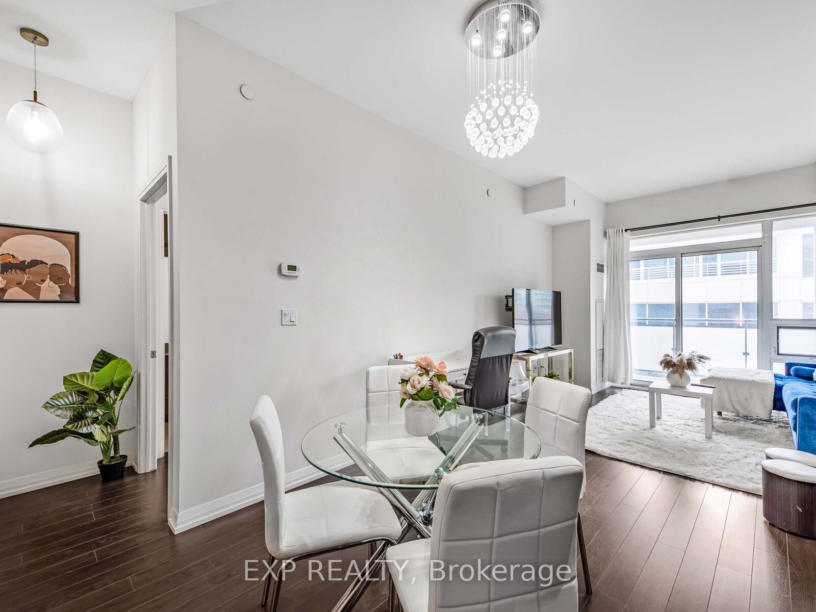 460 Adelaide Street E 833 Property Photo 11