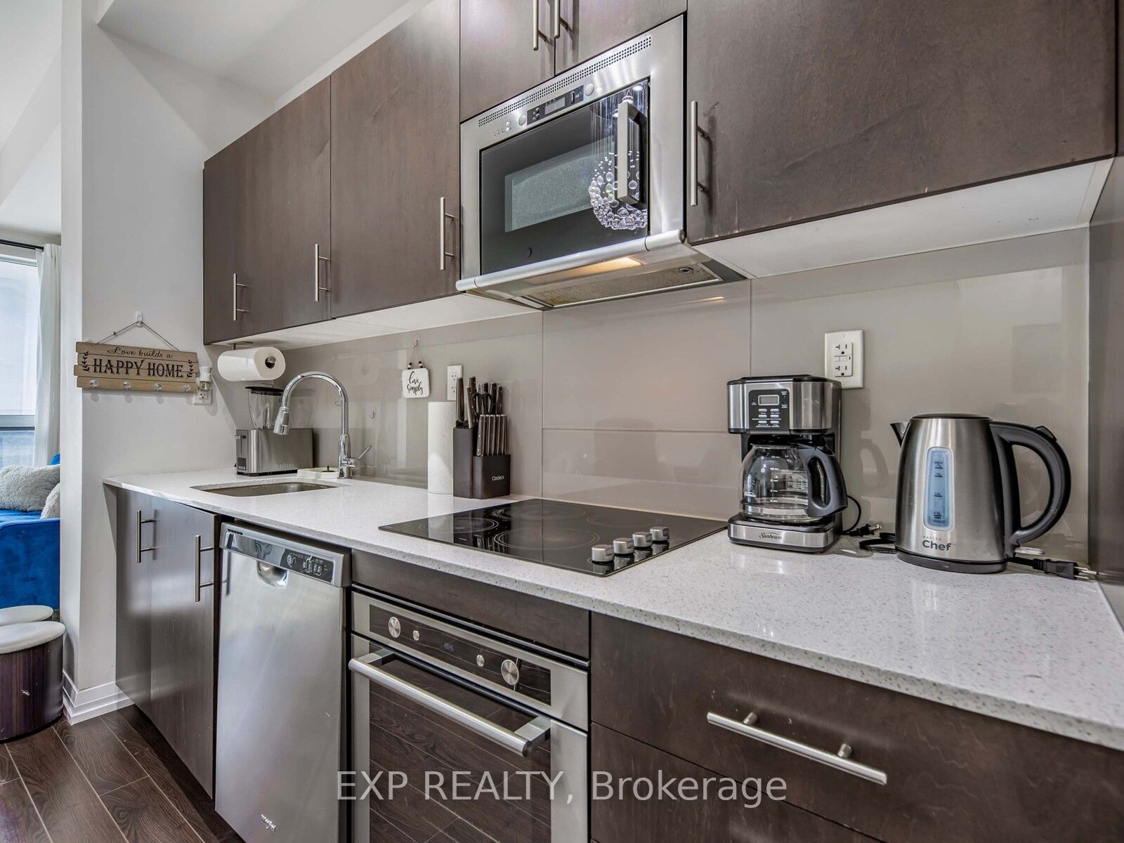 460 Adelaide Street E 833 Property Photo 12