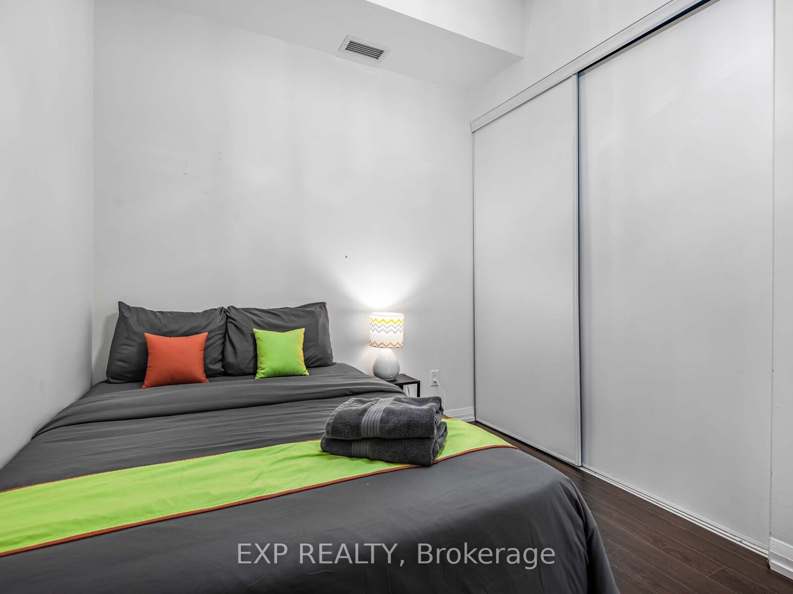 460 Adelaide Street E 833 Property Photo 19