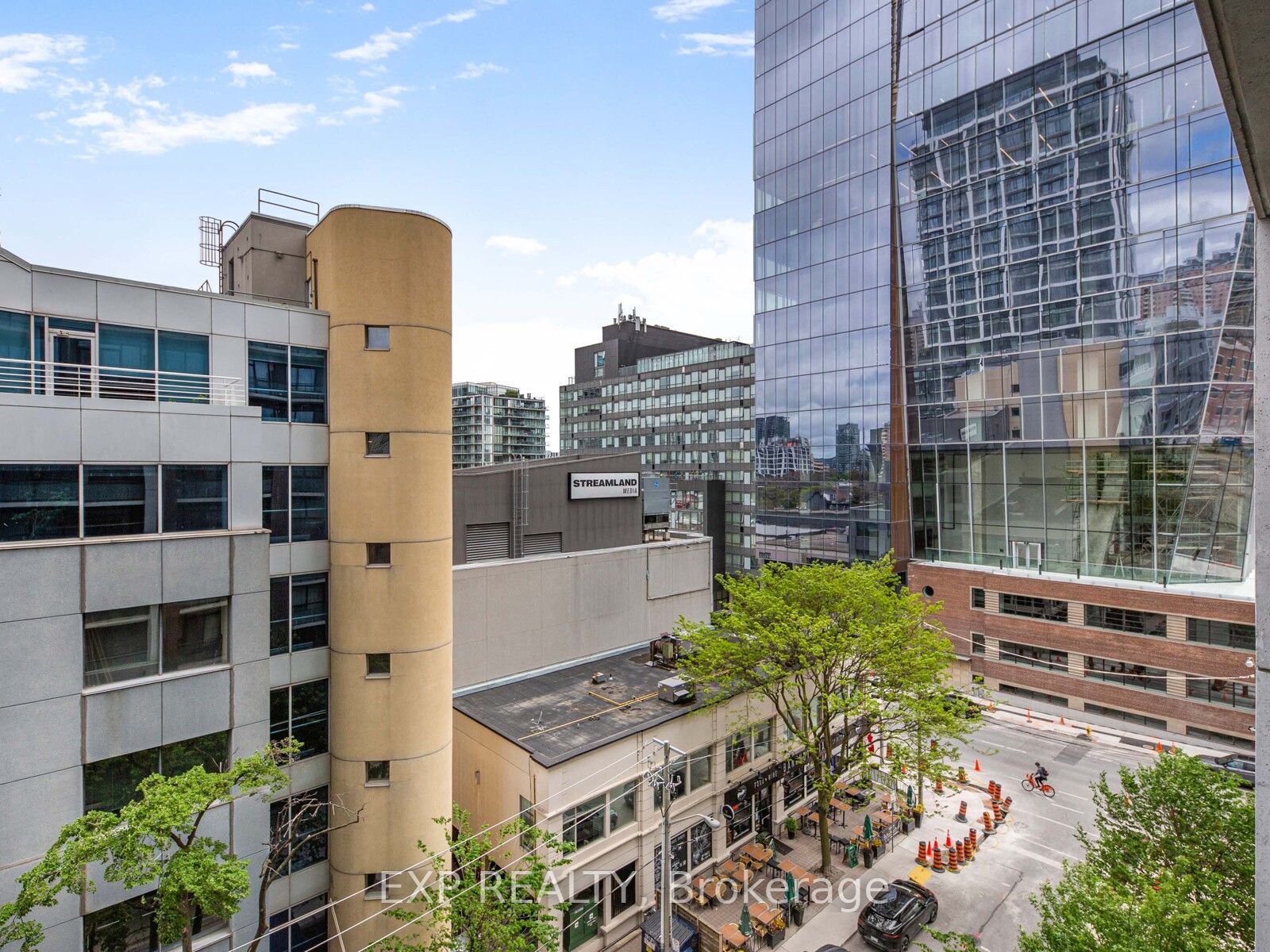 460 Adelaide Street E 833 Property Photo 27