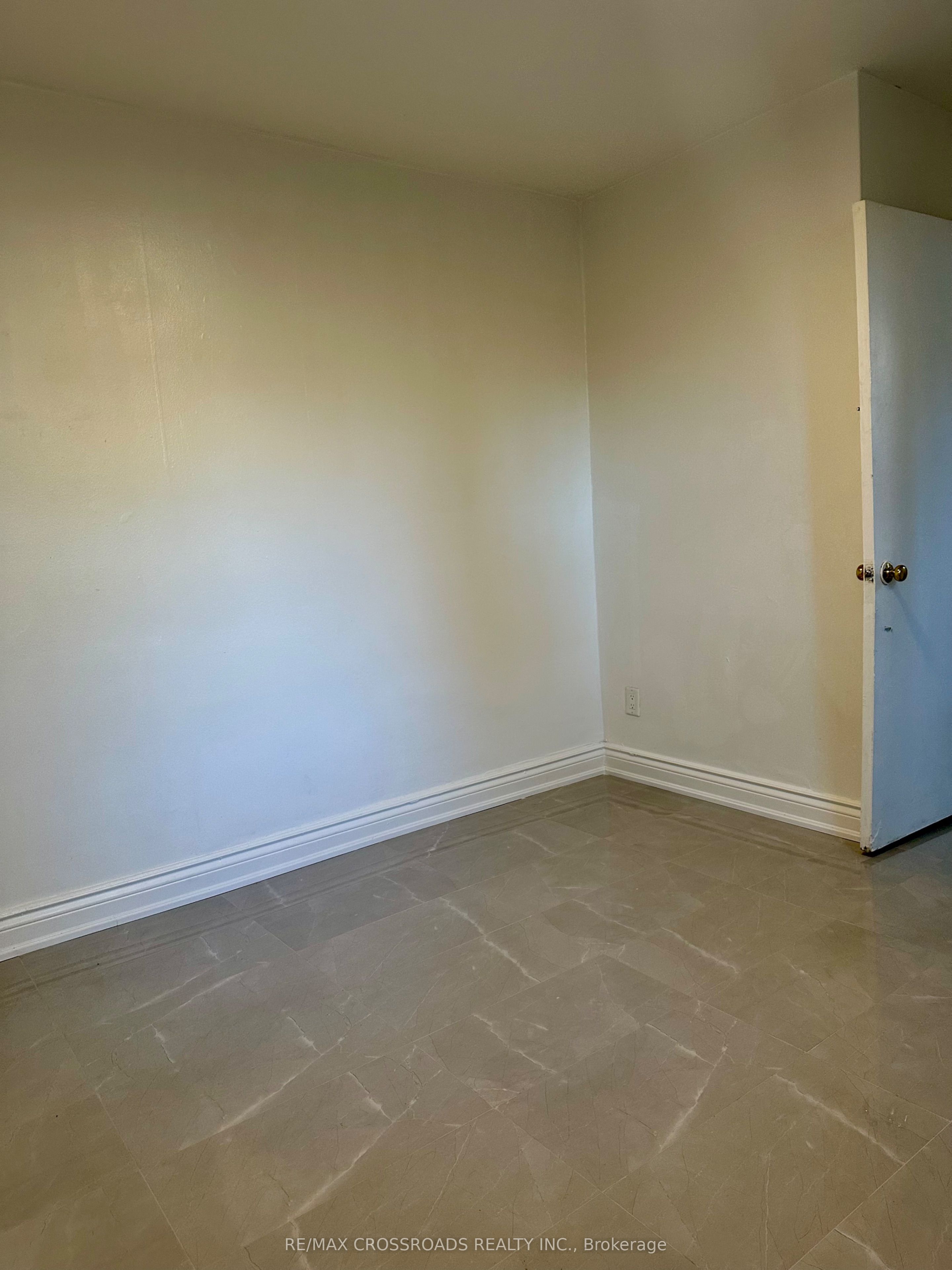 2770 Yonge Street B08 Property Photo 6