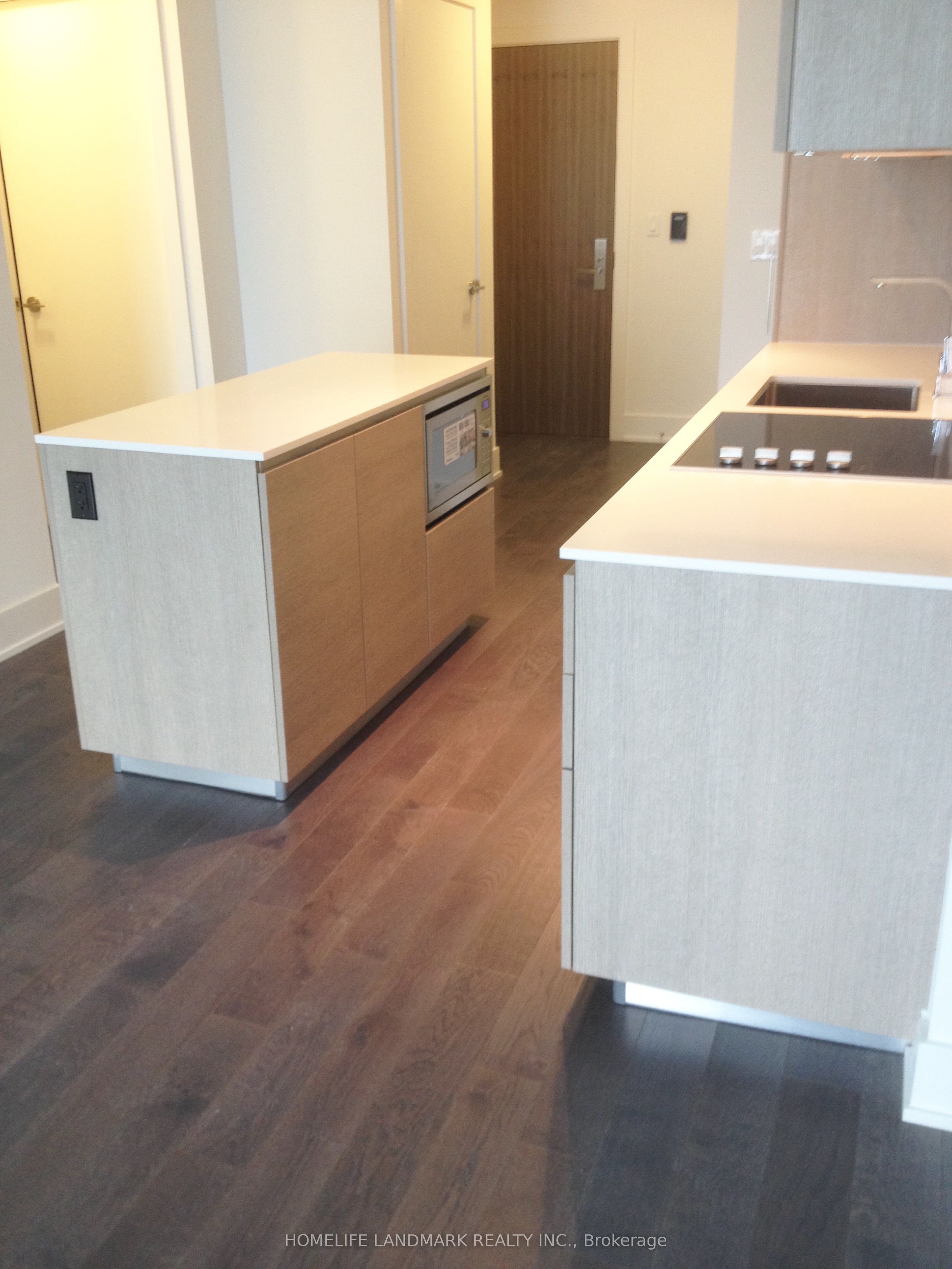 200 Bloor Street W 702 Property Photo 5