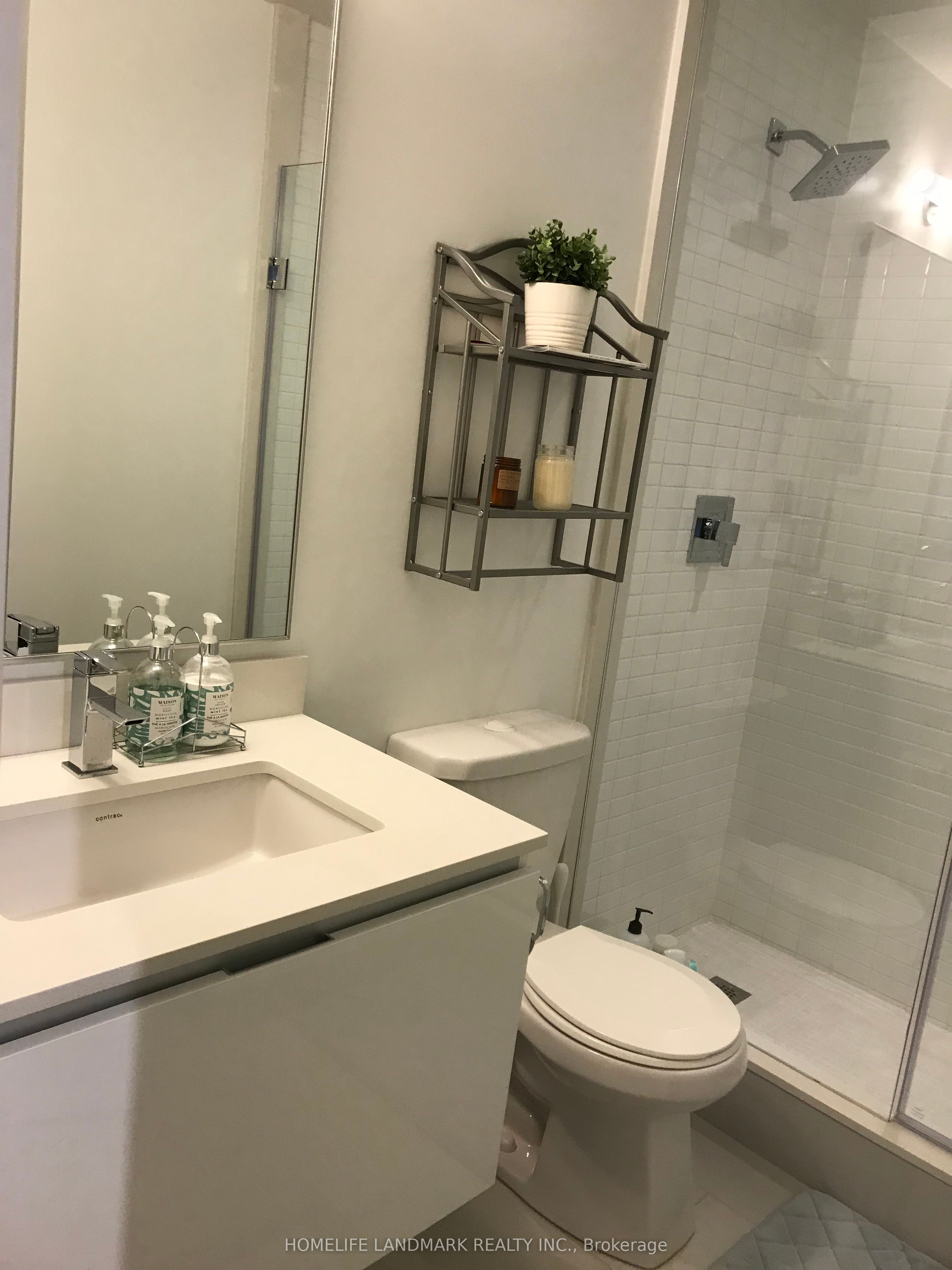 200 Bloor Street W 702 Property Photo 8