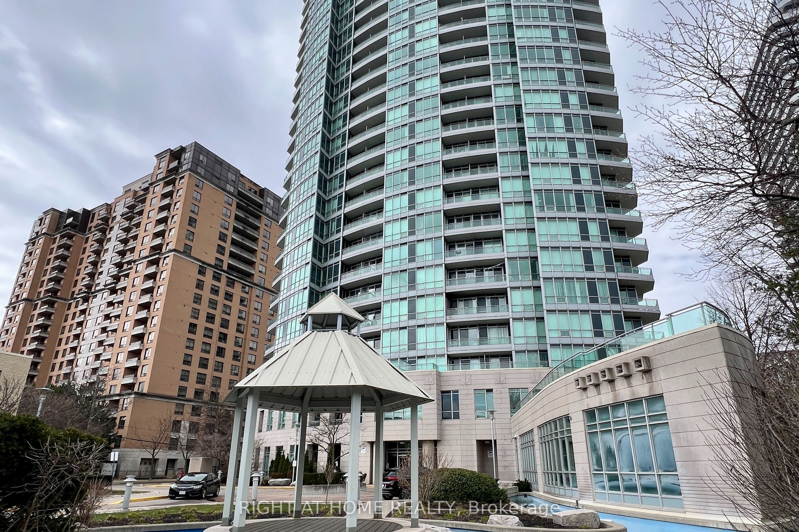 60 Byng Avenue 1315 Property Photo 1