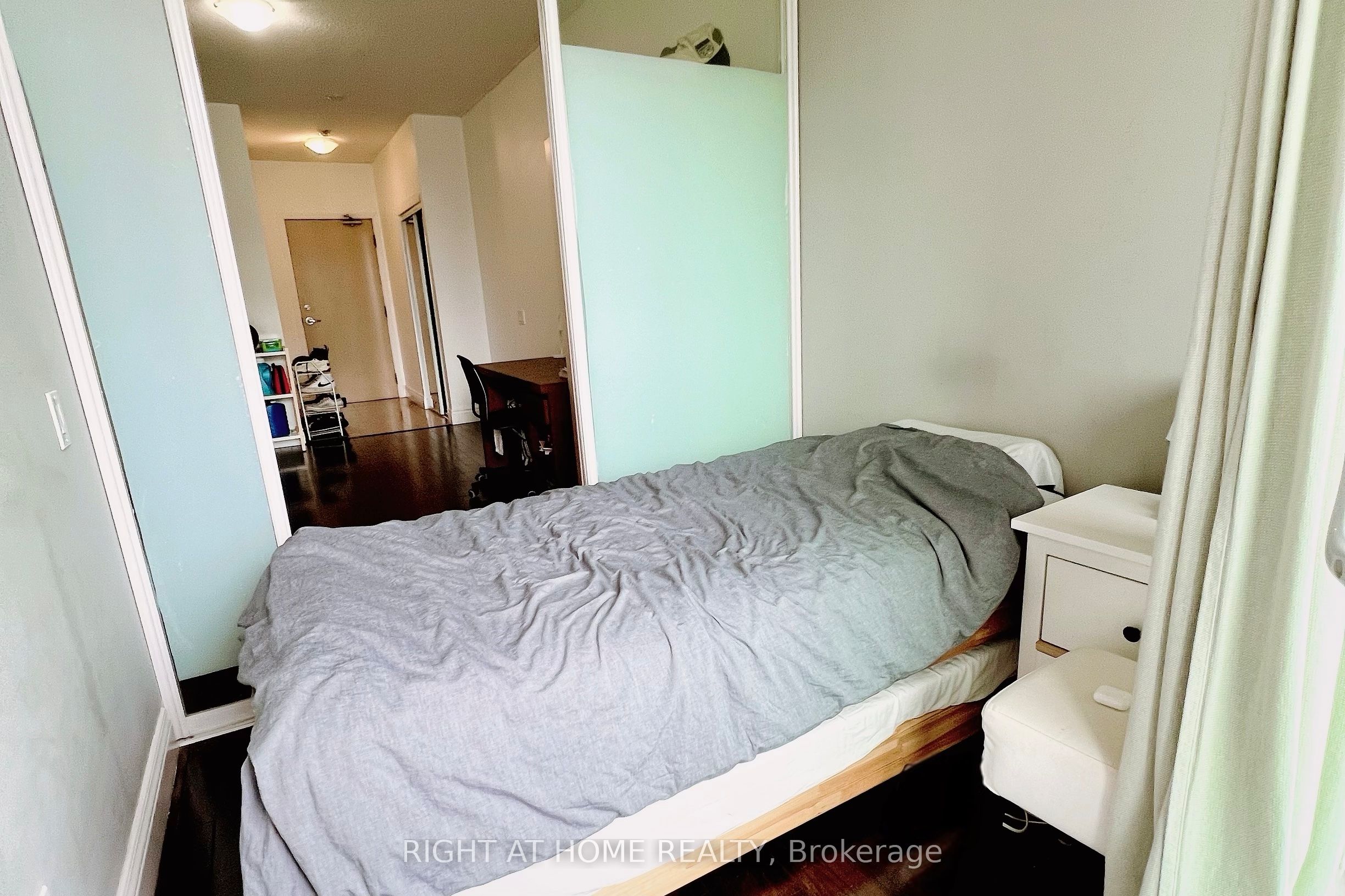 60 Byng Avenue 1315 Property Photo 4