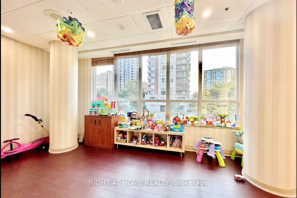 60 Byng Avenue 1315 Property Photo 11