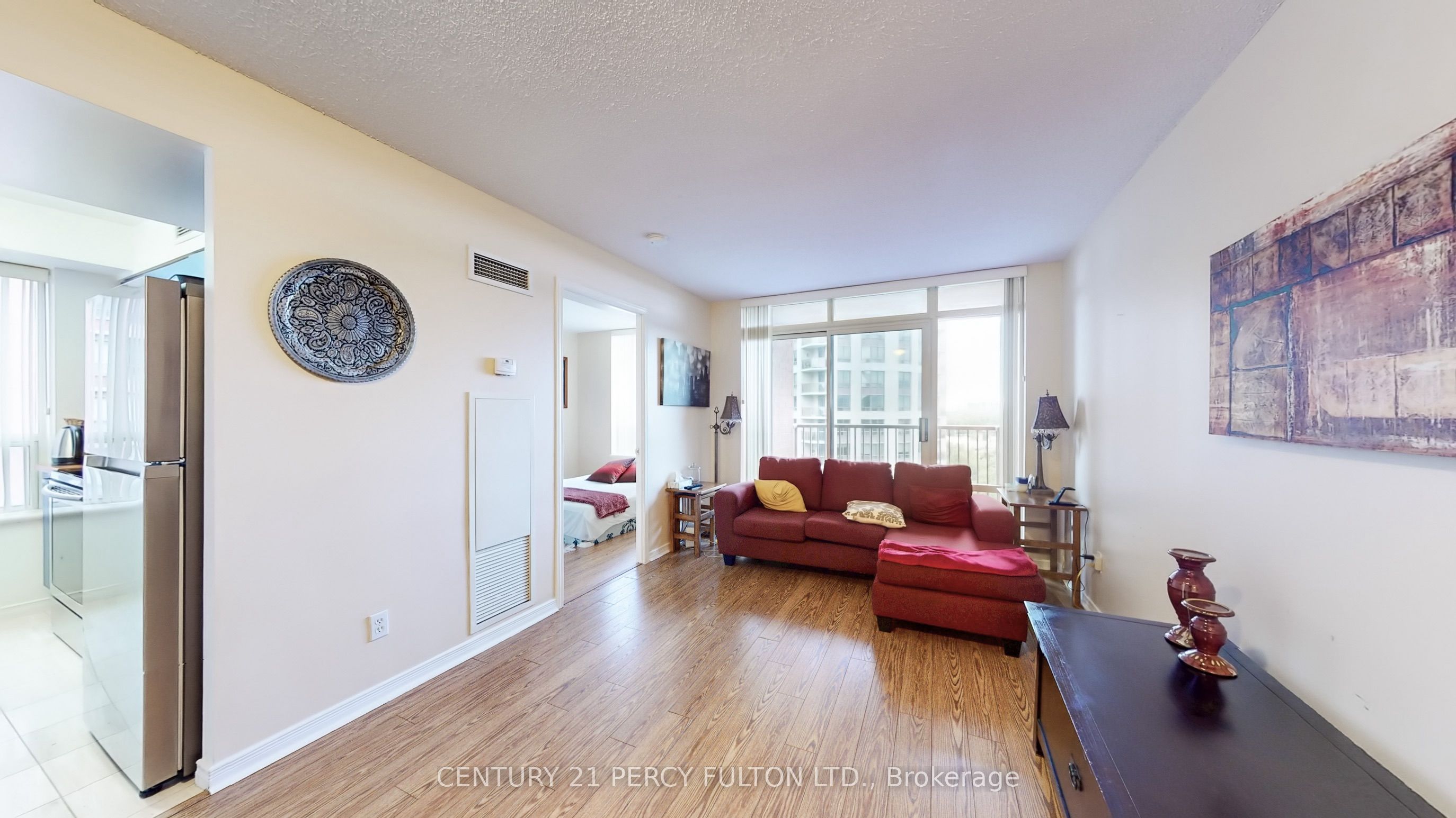 51 Harrison Garden Boulevard 707 Property Photo 13