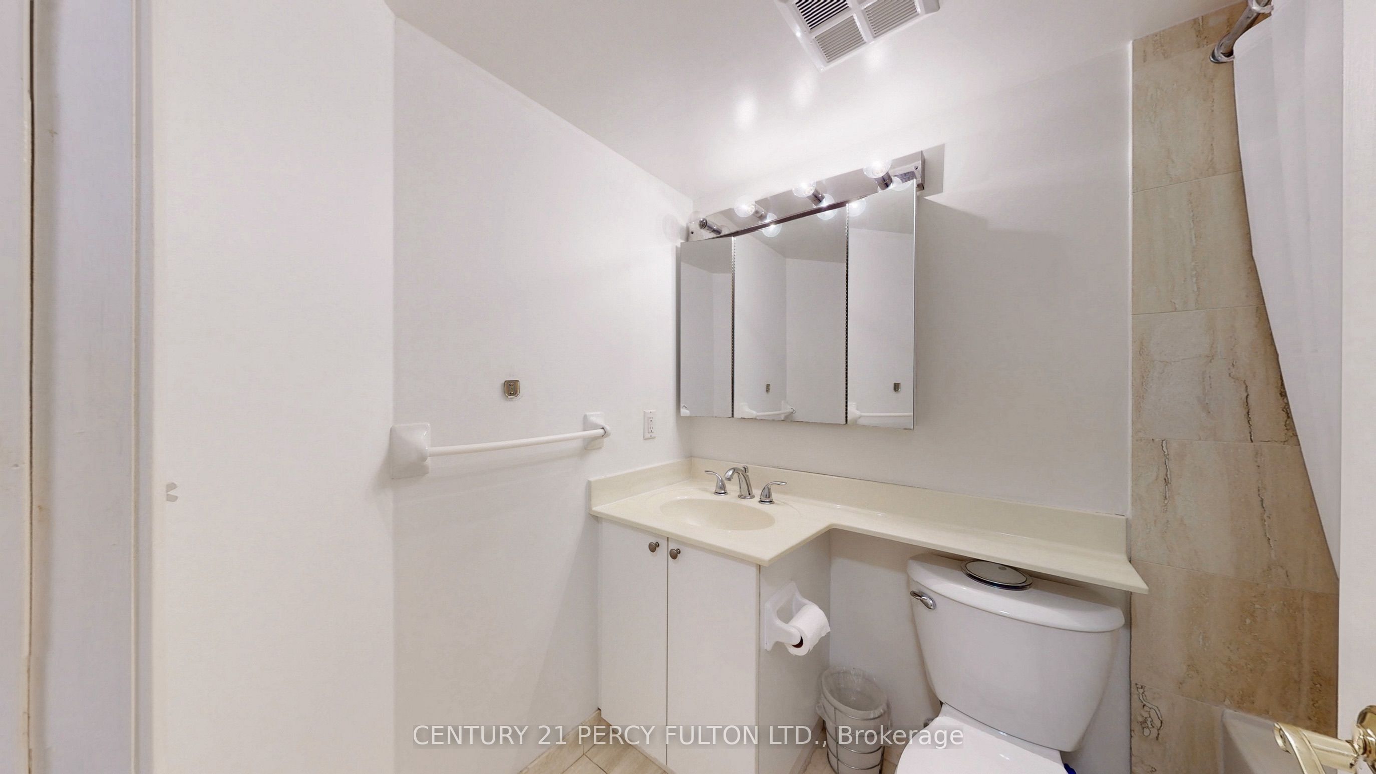 51 Harrison Garden Boulevard 707 Property Photo 22